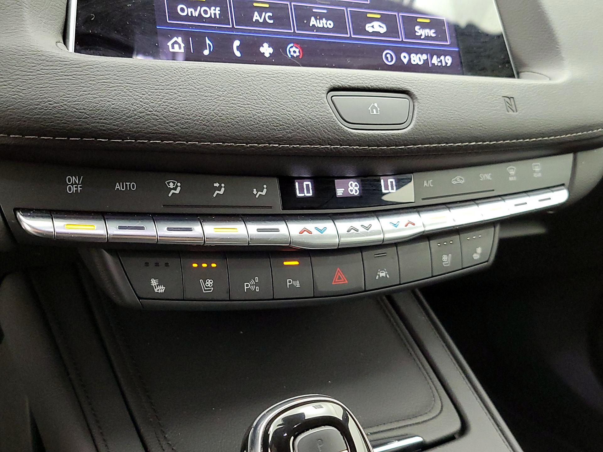 Thumbnail: 2020 Cadillac XT4 - 16