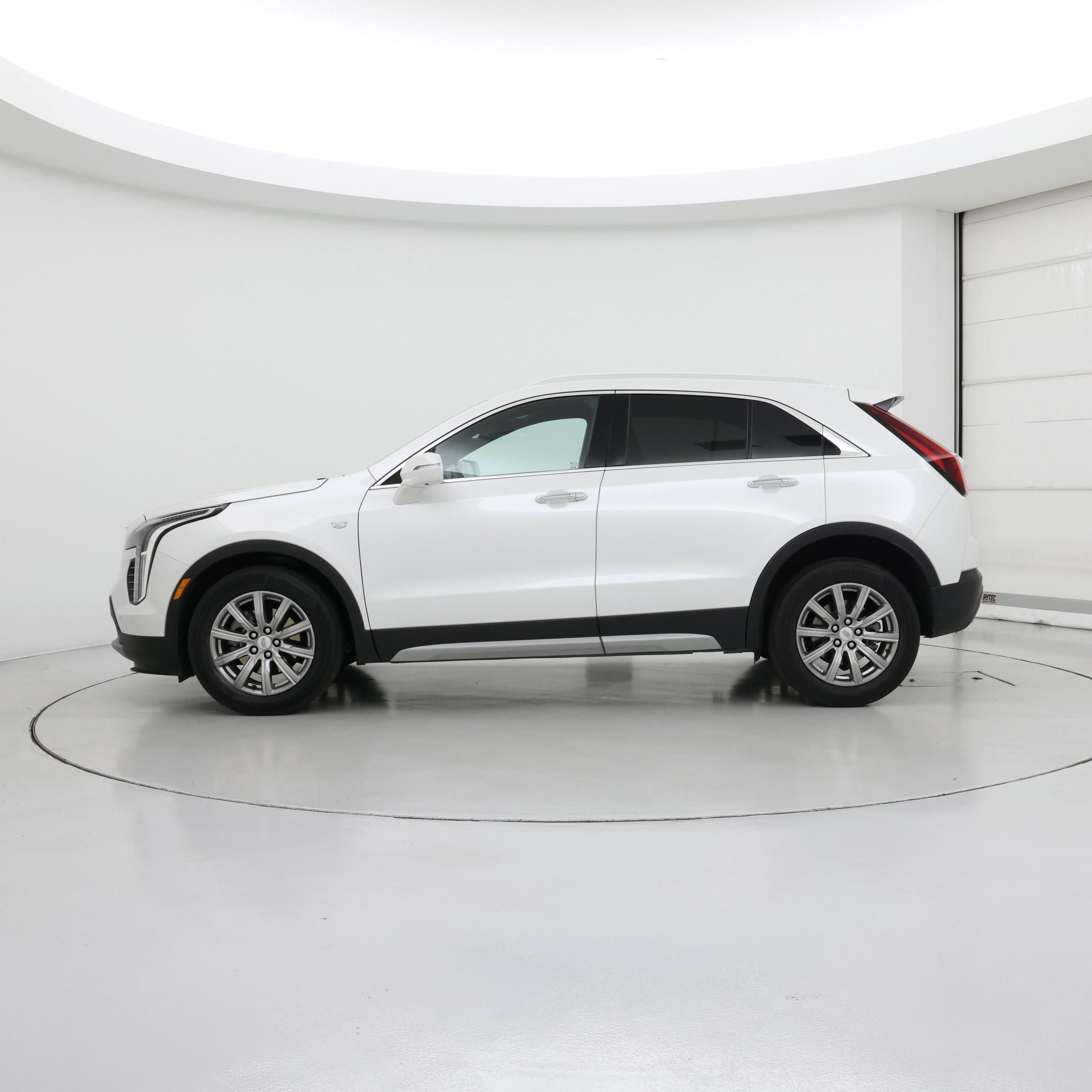 Thumbnail: 2020 Cadillac XT4 - 3