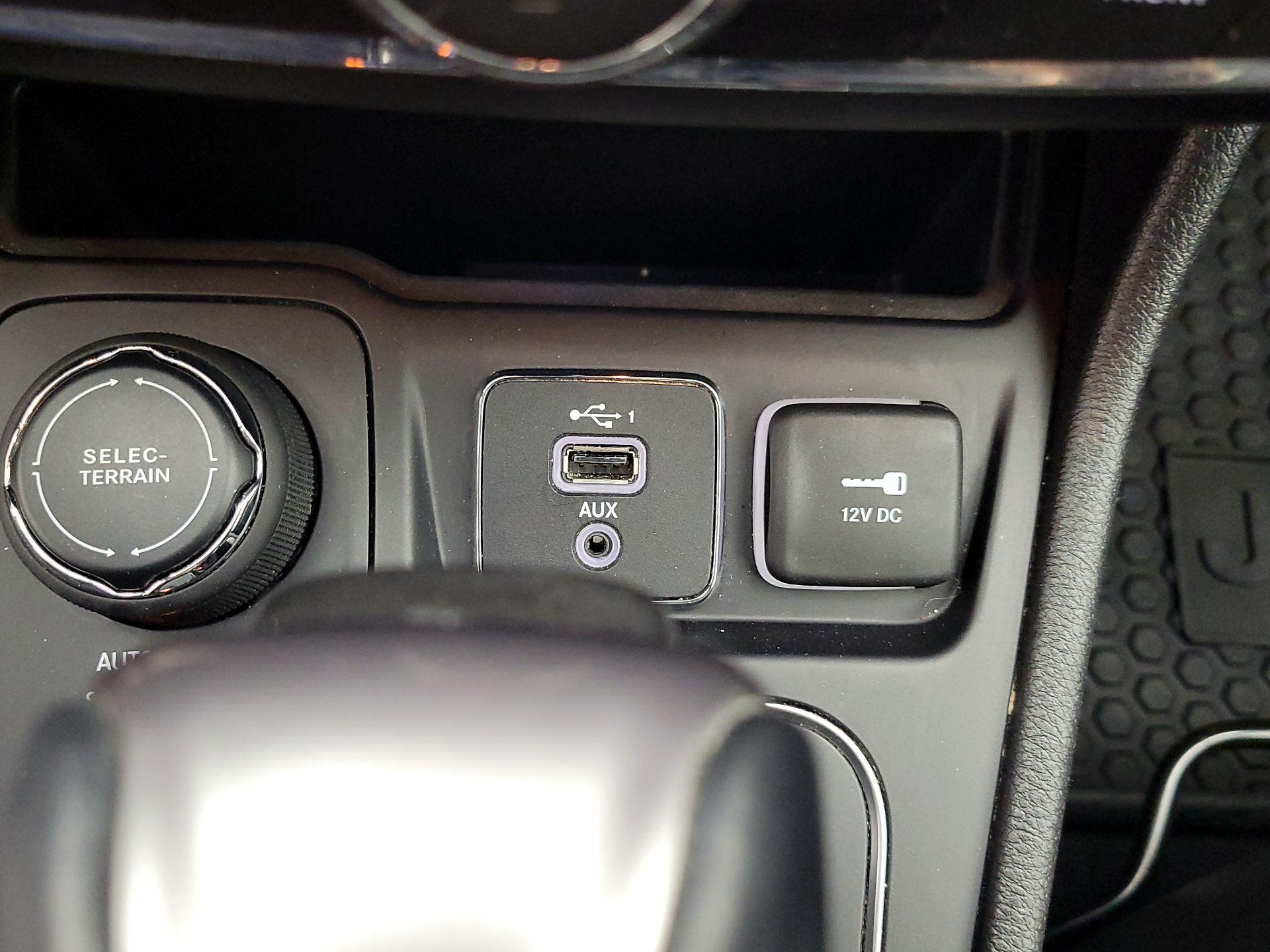 Thumbnail: 2020 Jeep Cherokee - 18