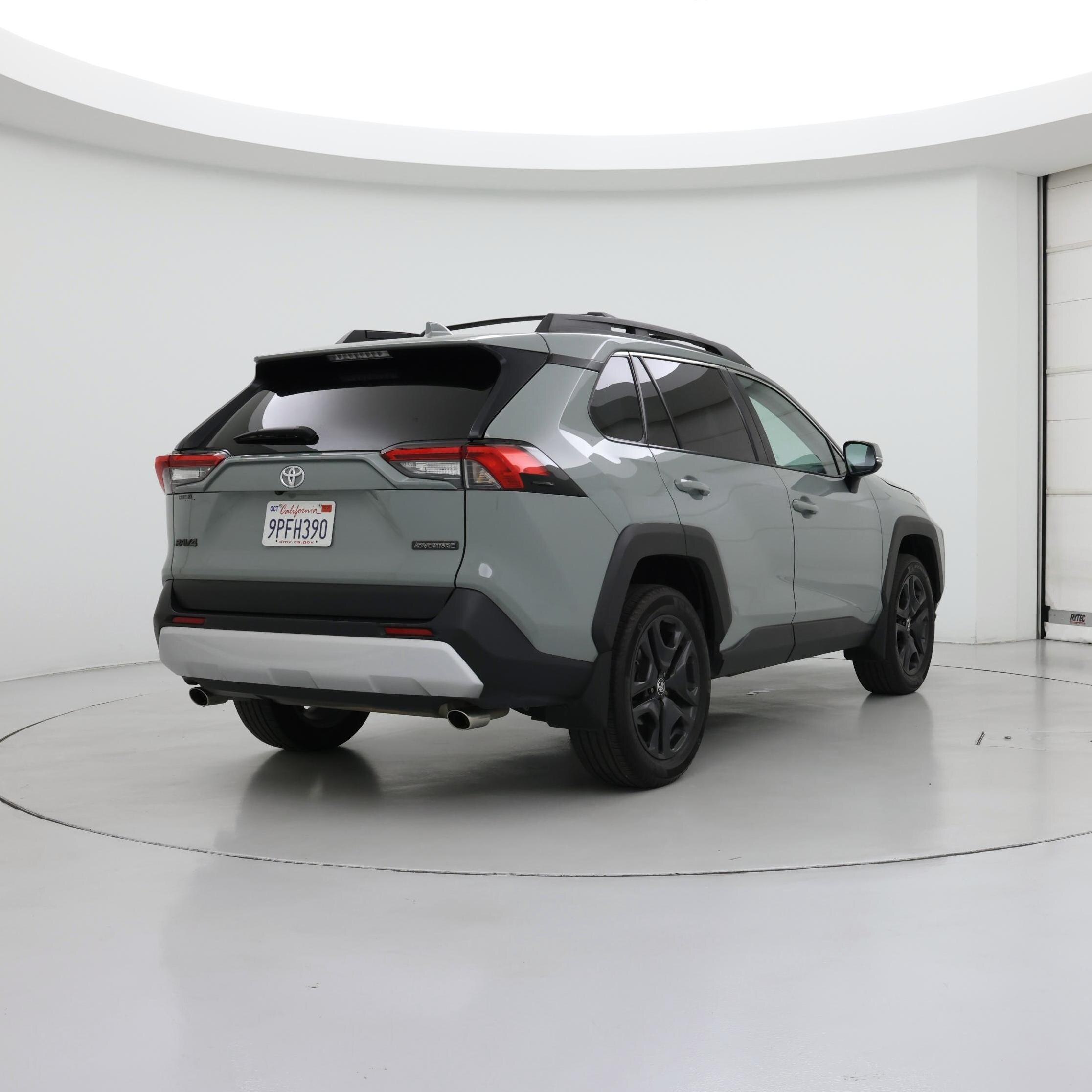 Thumbnail: 2023 Toyota RAV4 - 8