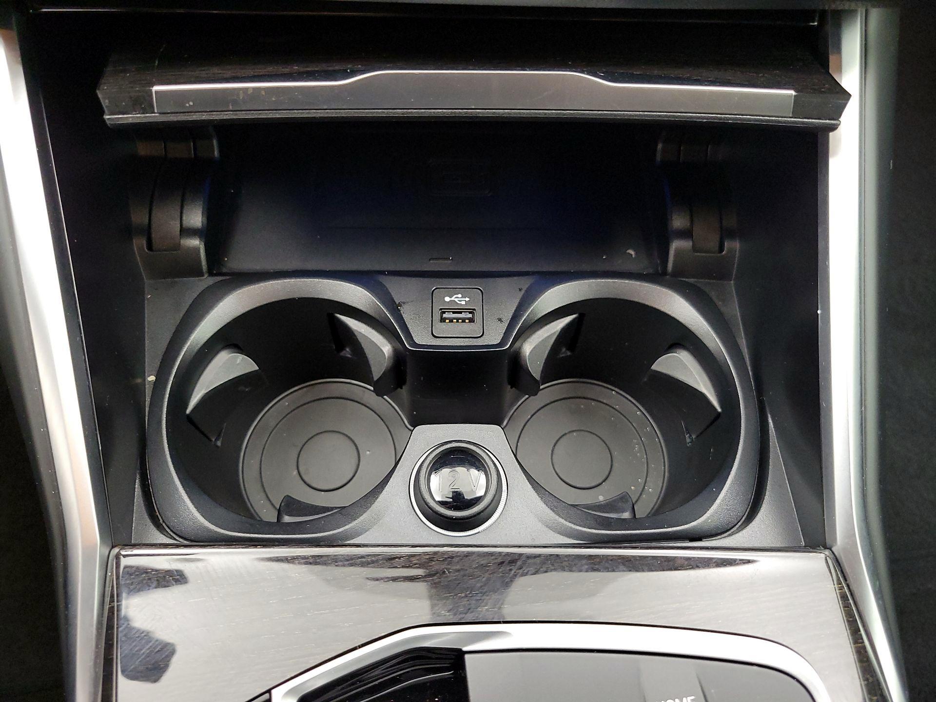 Thumbnail: 2024 BMW i4 - 19