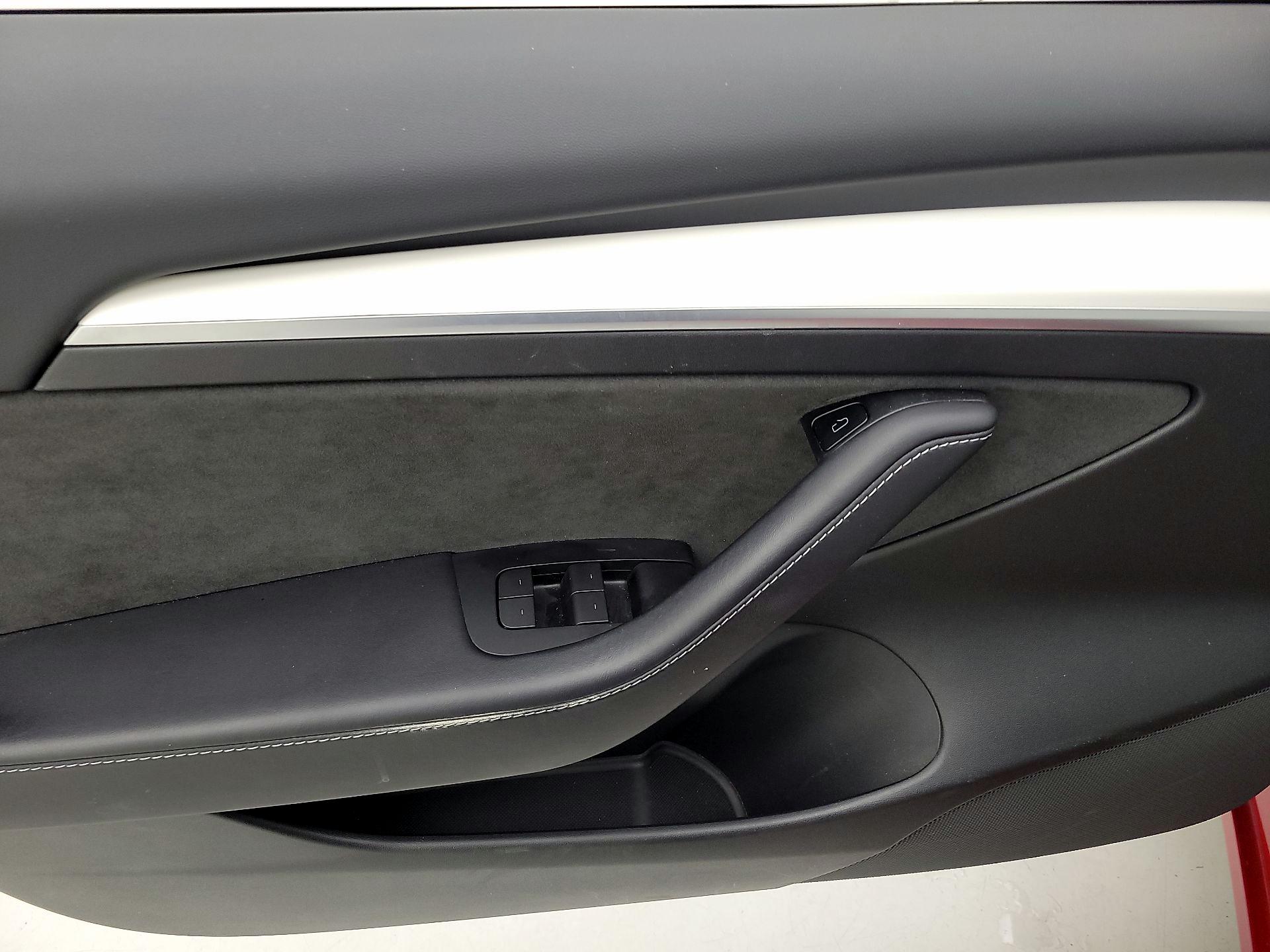 Thumbnail: 2022 Tesla Model 3 - 12