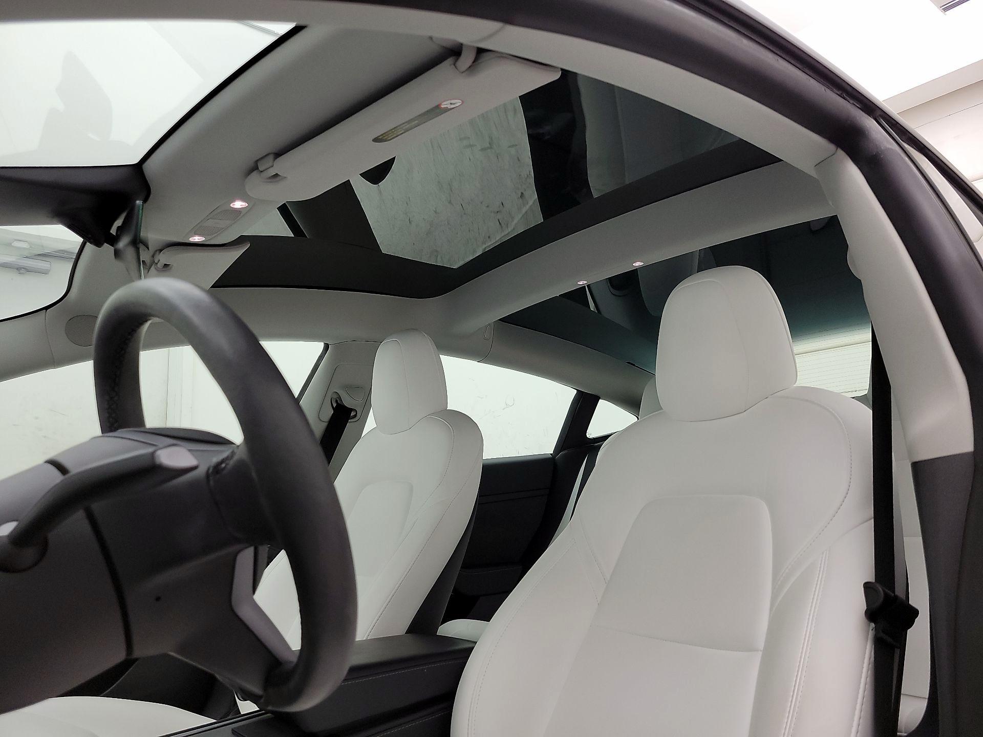 Thumbnail: 2022 Tesla Model 3 - 19