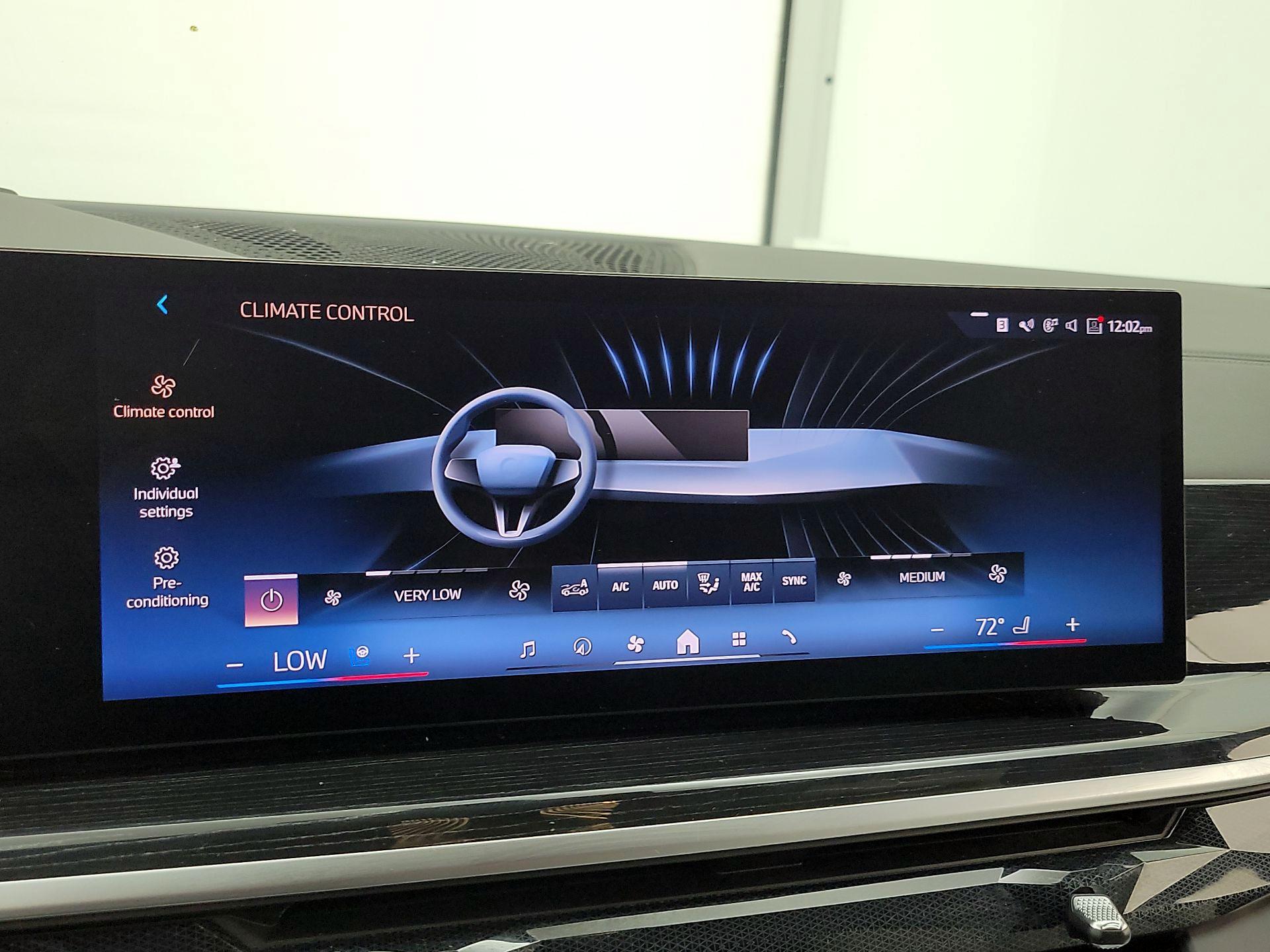 Thumbnail: 2024 BMW X7 - 17