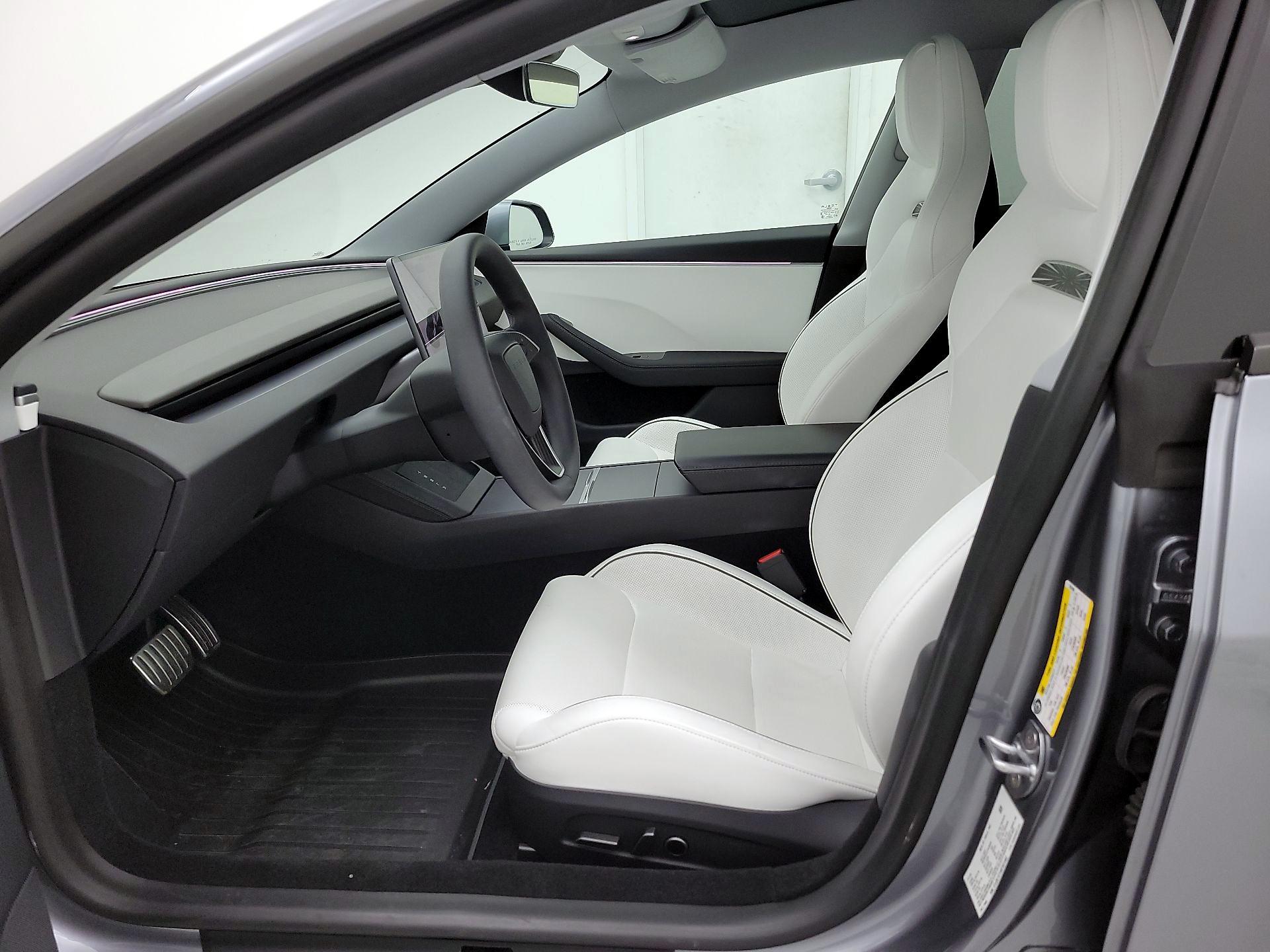 Thumbnail: 2025 Tesla Model 3 - 11