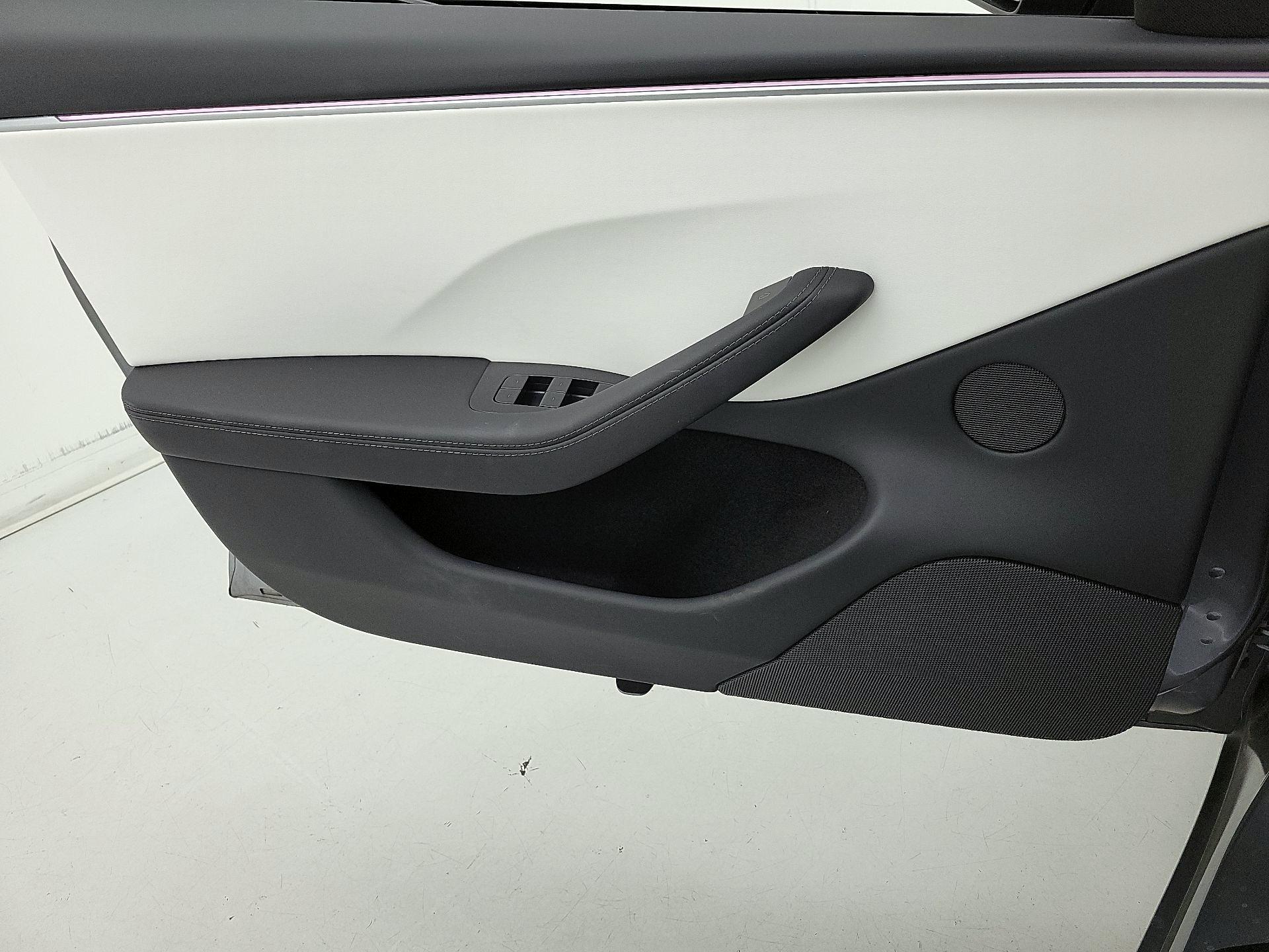 Thumbnail: 2025 Tesla Model 3 - 12