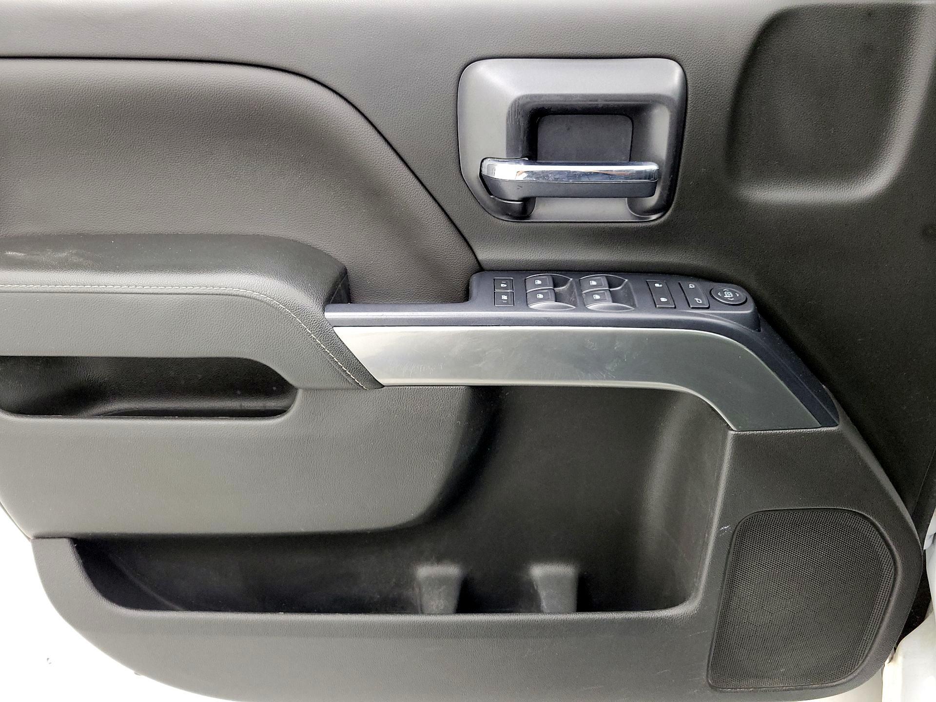 Thumbnail: 2018 Chevrolet Silverado 1500 - 12