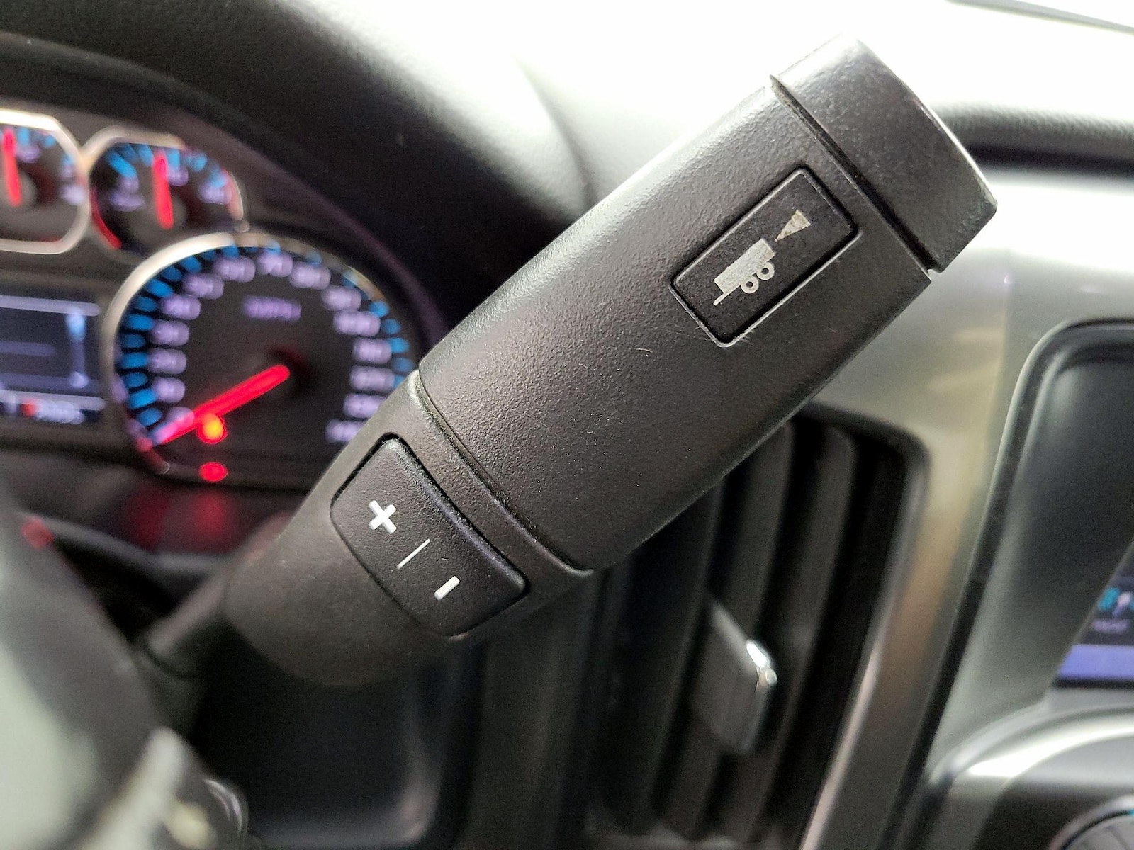 2018 Chevrolet Silverado 1500 LT - Photo 18