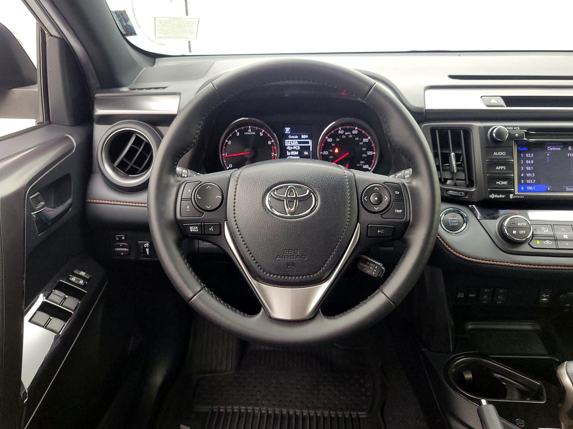 Thumbnail: 2018 Toyota RAV4 - 10