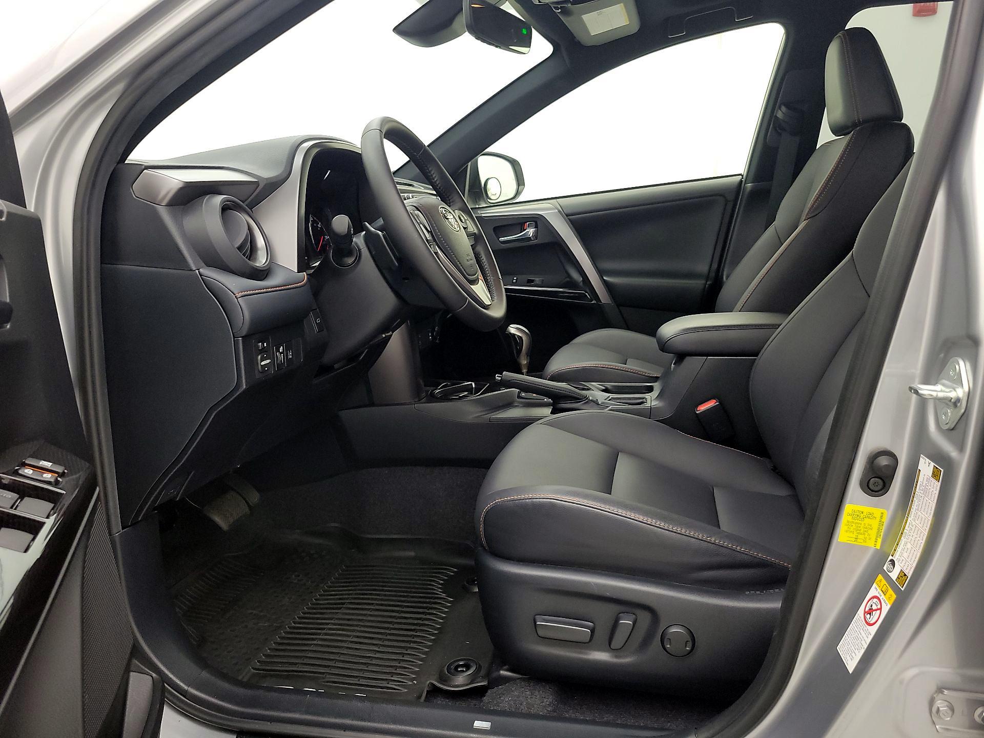 Thumbnail: 2018 Toyota RAV4 - 11