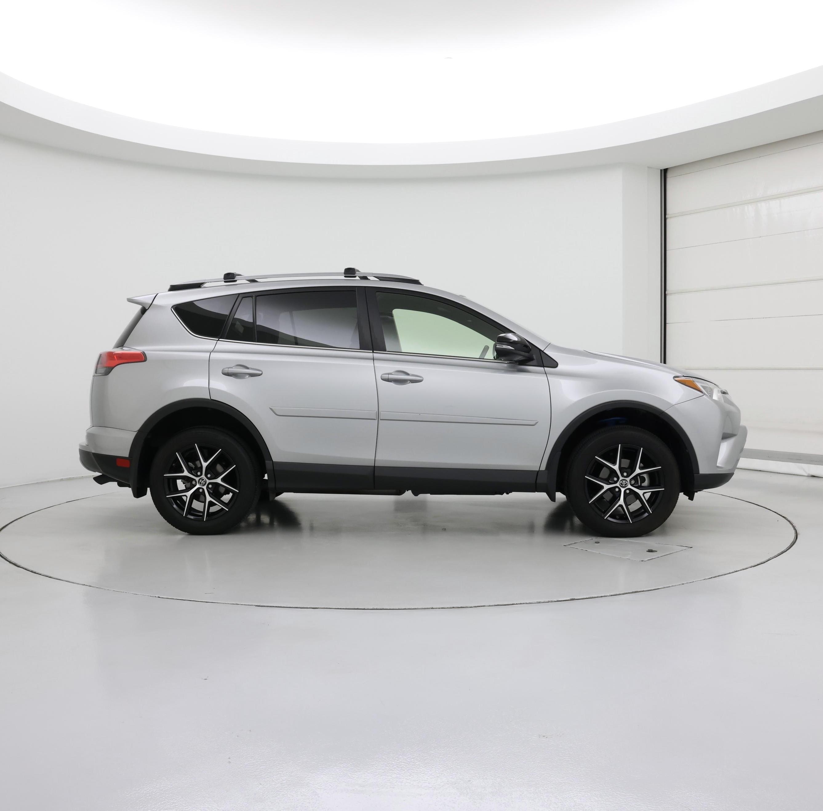 Thumbnail: 2018 Toyota RAV4 - 7