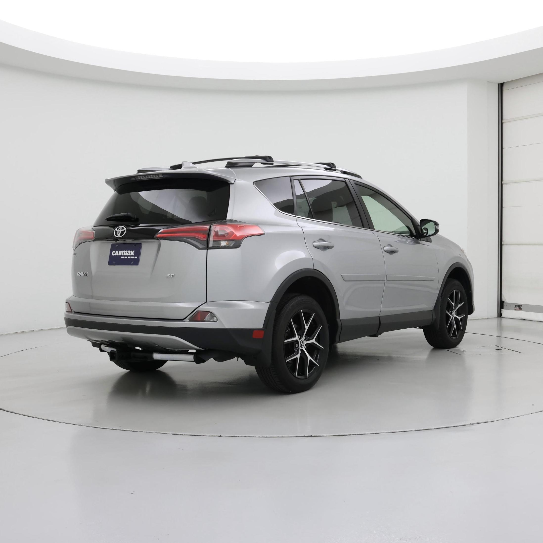 Thumbnail: 2018 Toyota RAV4 - 8
