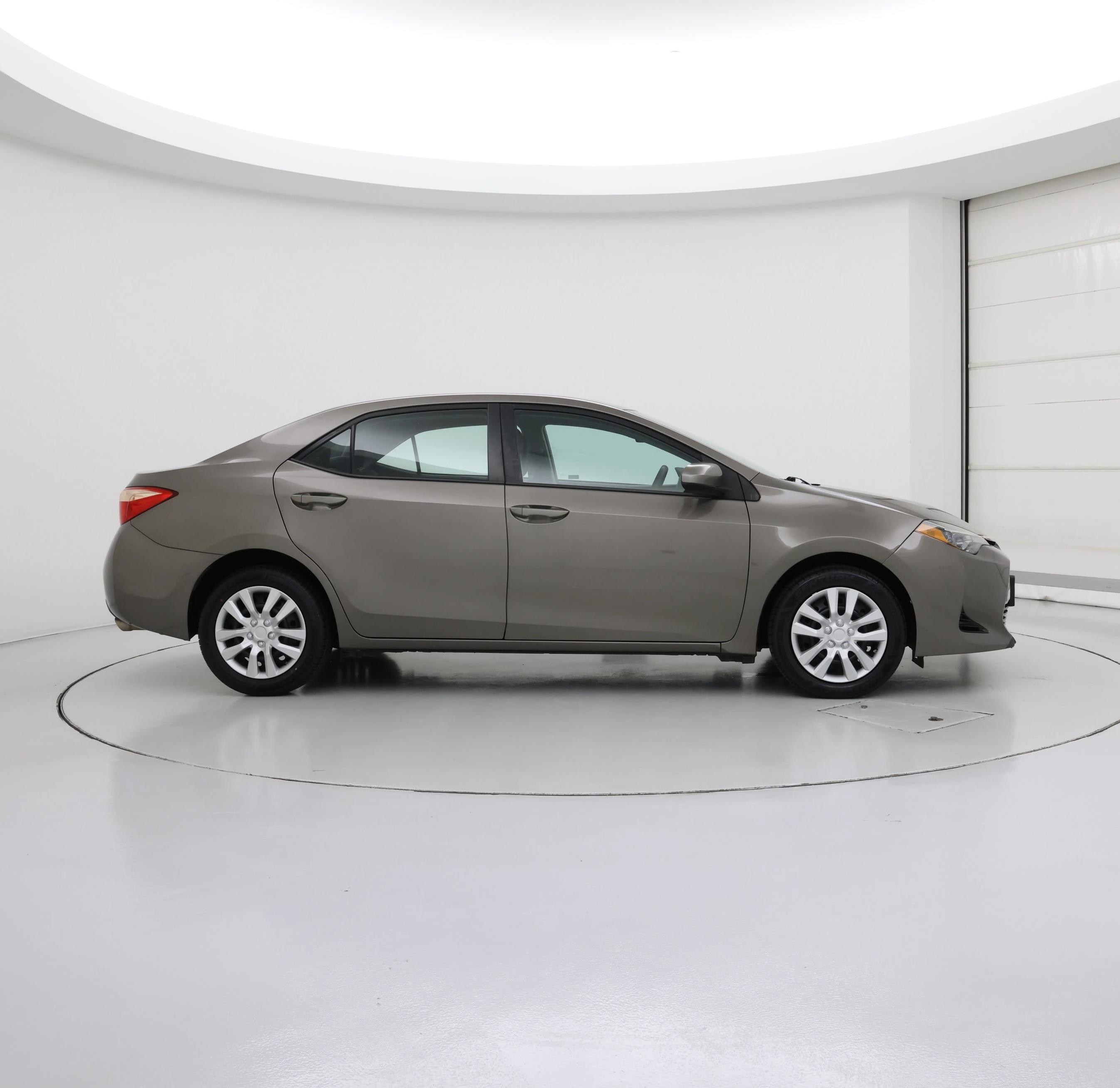 Thumbnail: 2017 Toyota Corolla - 7