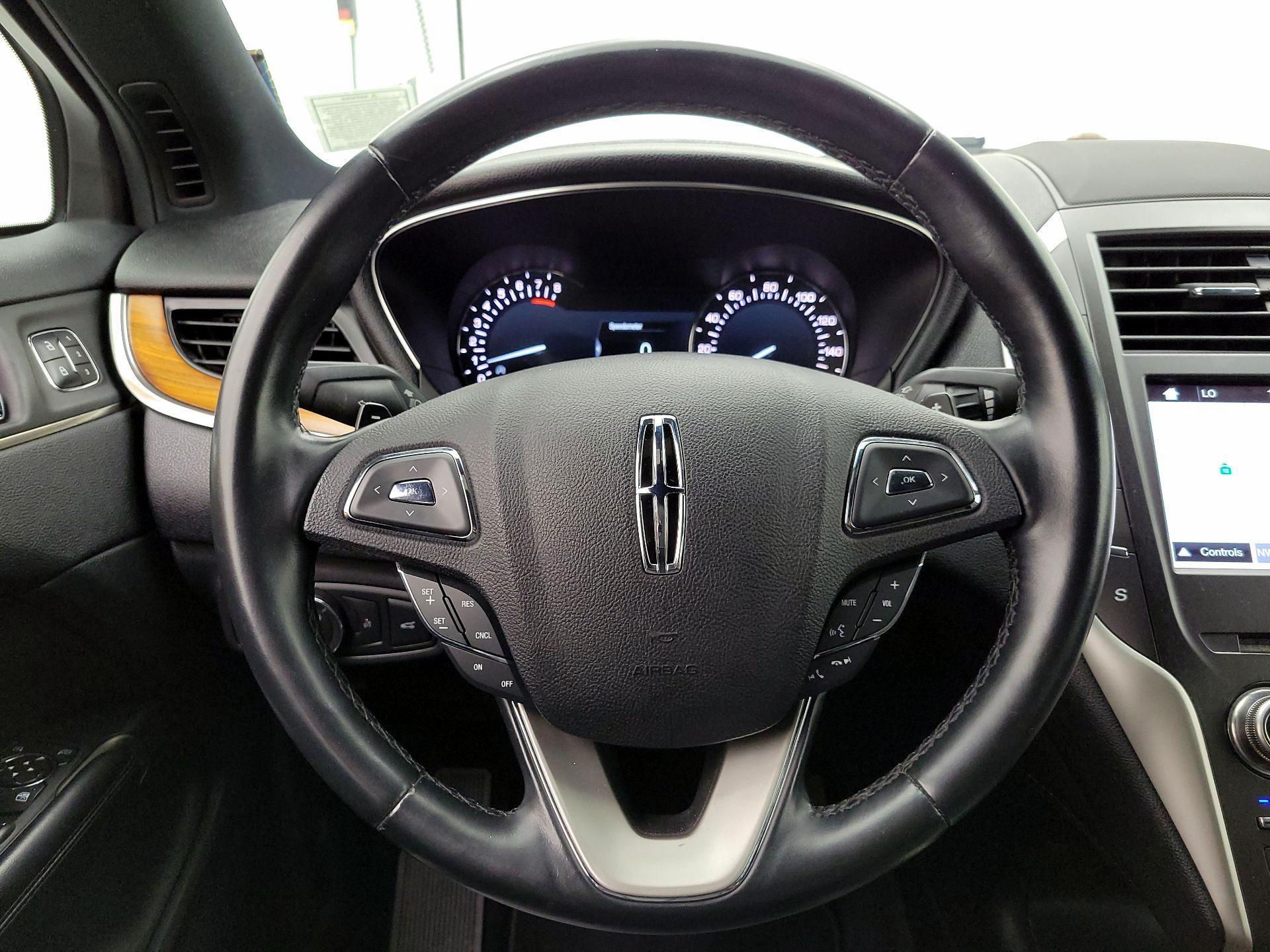 Thumbnail: 2017 Lincoln MKC - 10