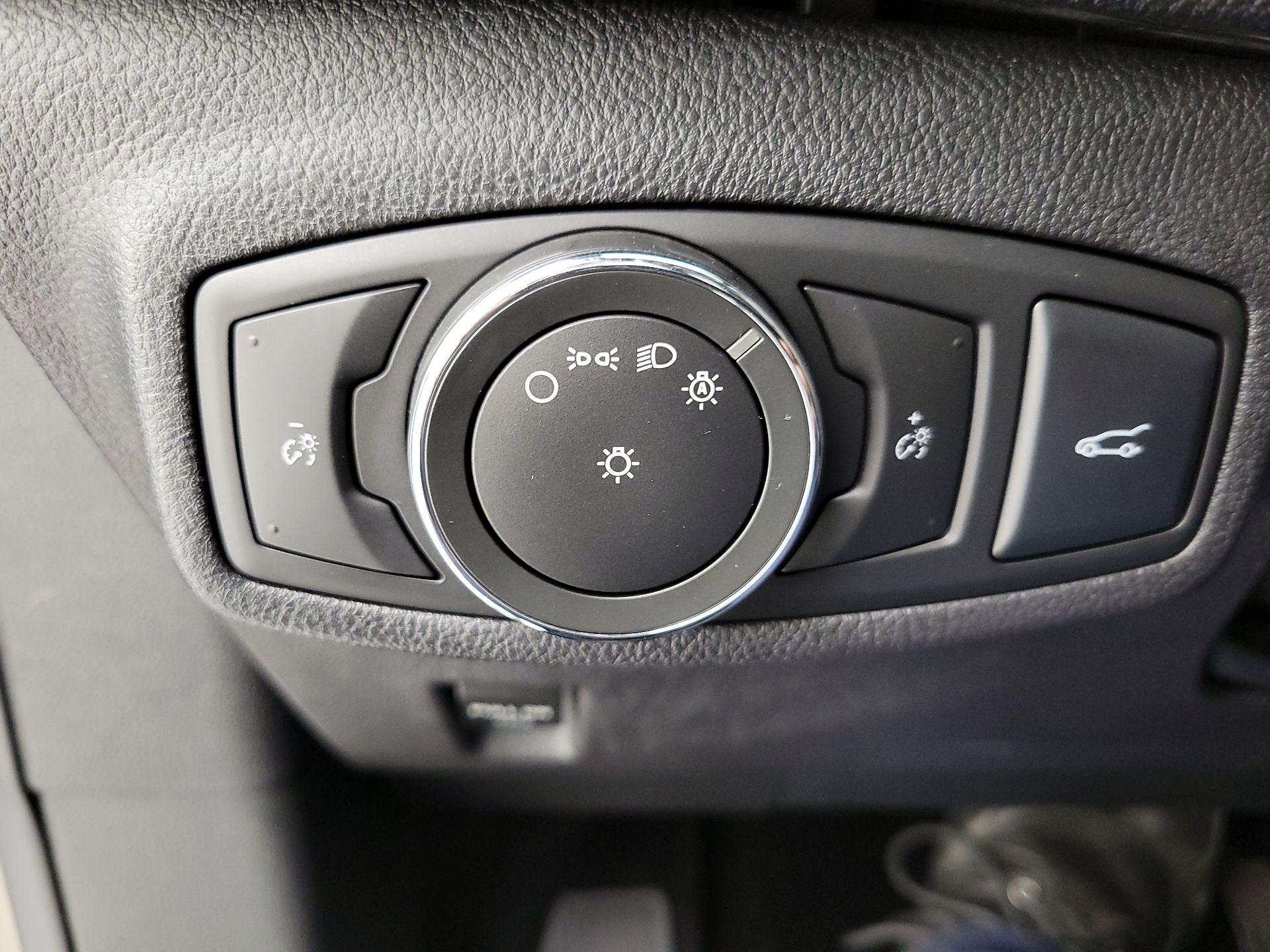 Thumbnail: 2017 Lincoln MKC - 13