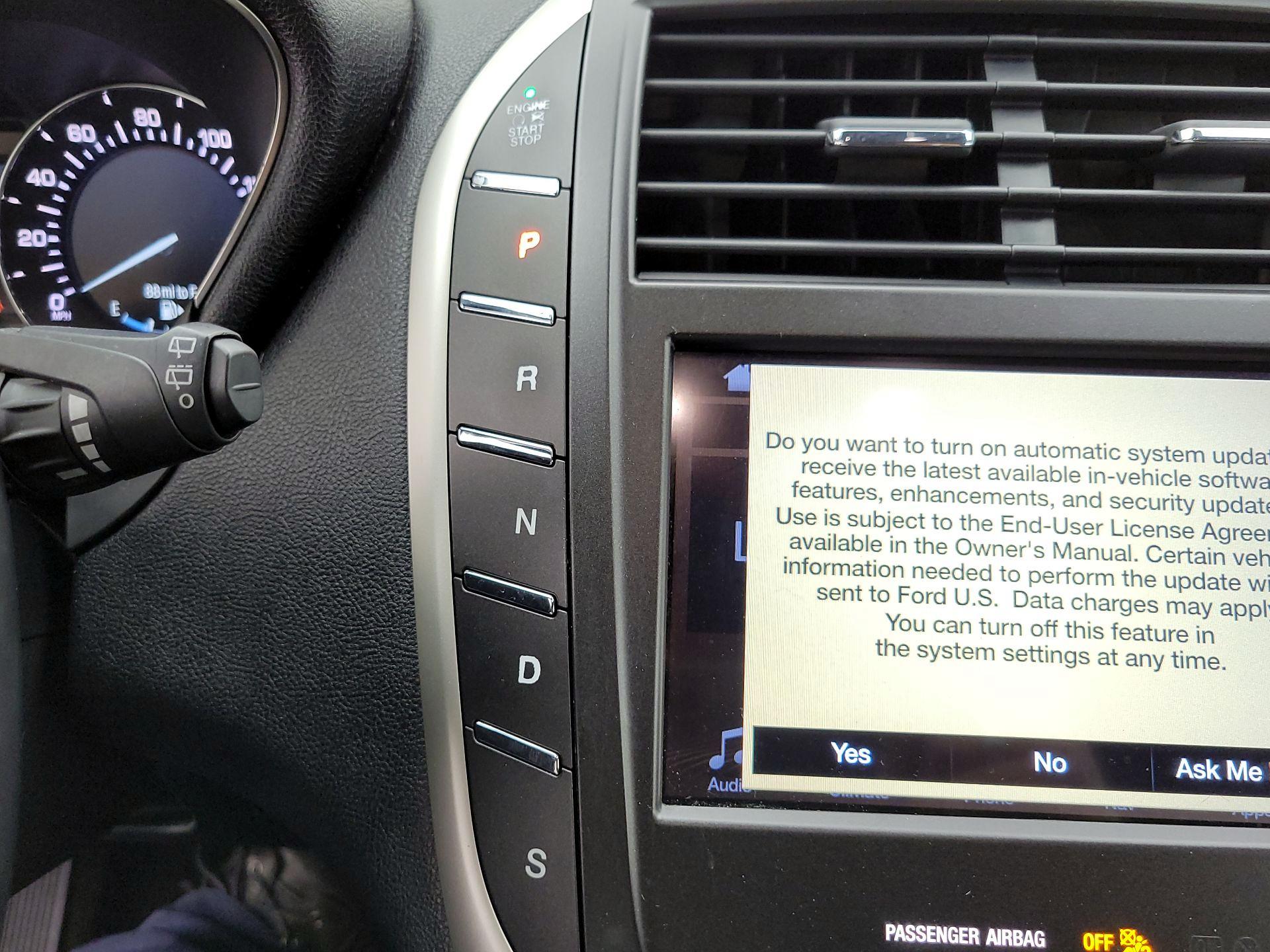 Thumbnail: 2017 Lincoln MKC - 18