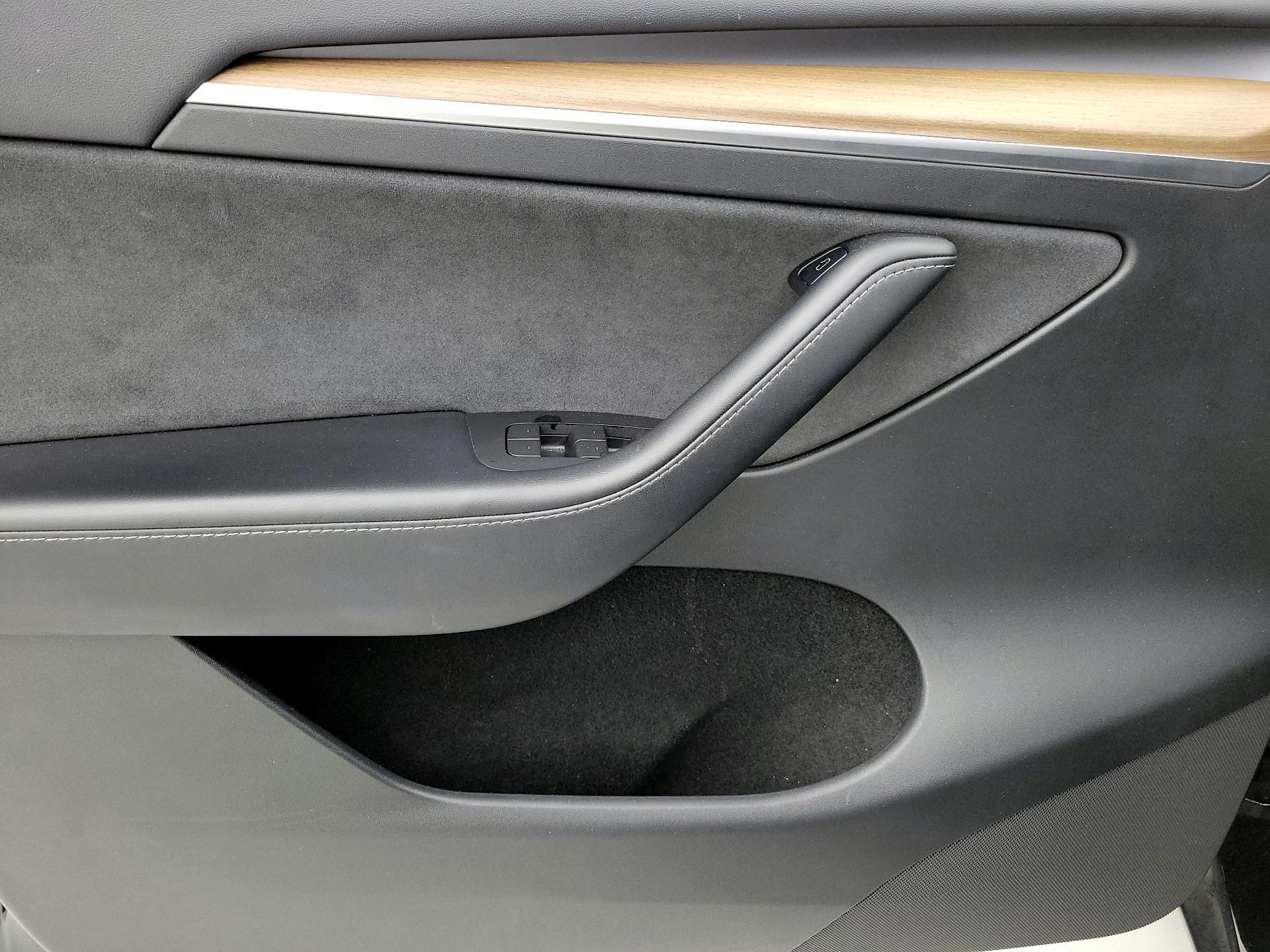 Thumbnail: 2023 Tesla Model Y - 12