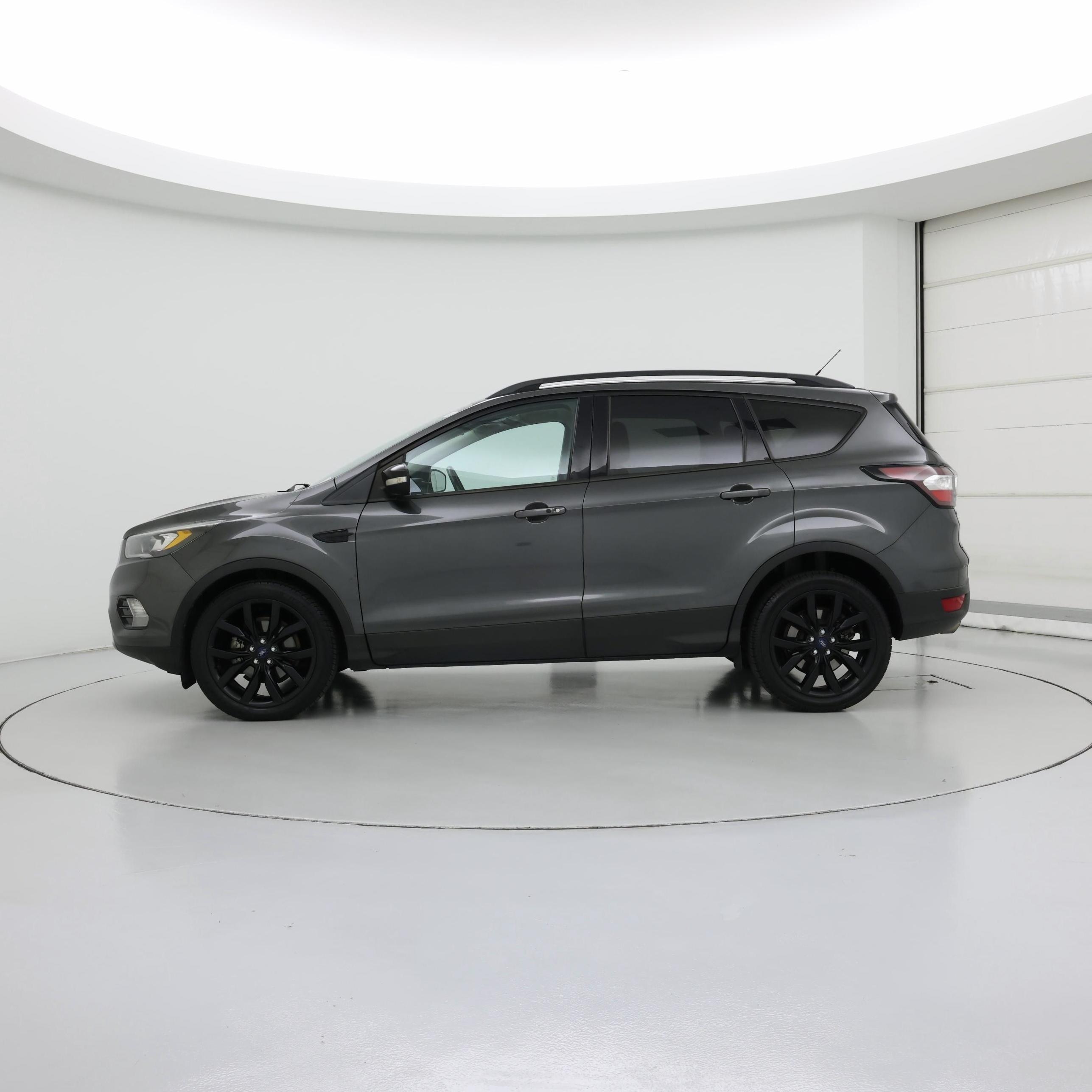 Thumbnail: 2017 Ford Escape - 3