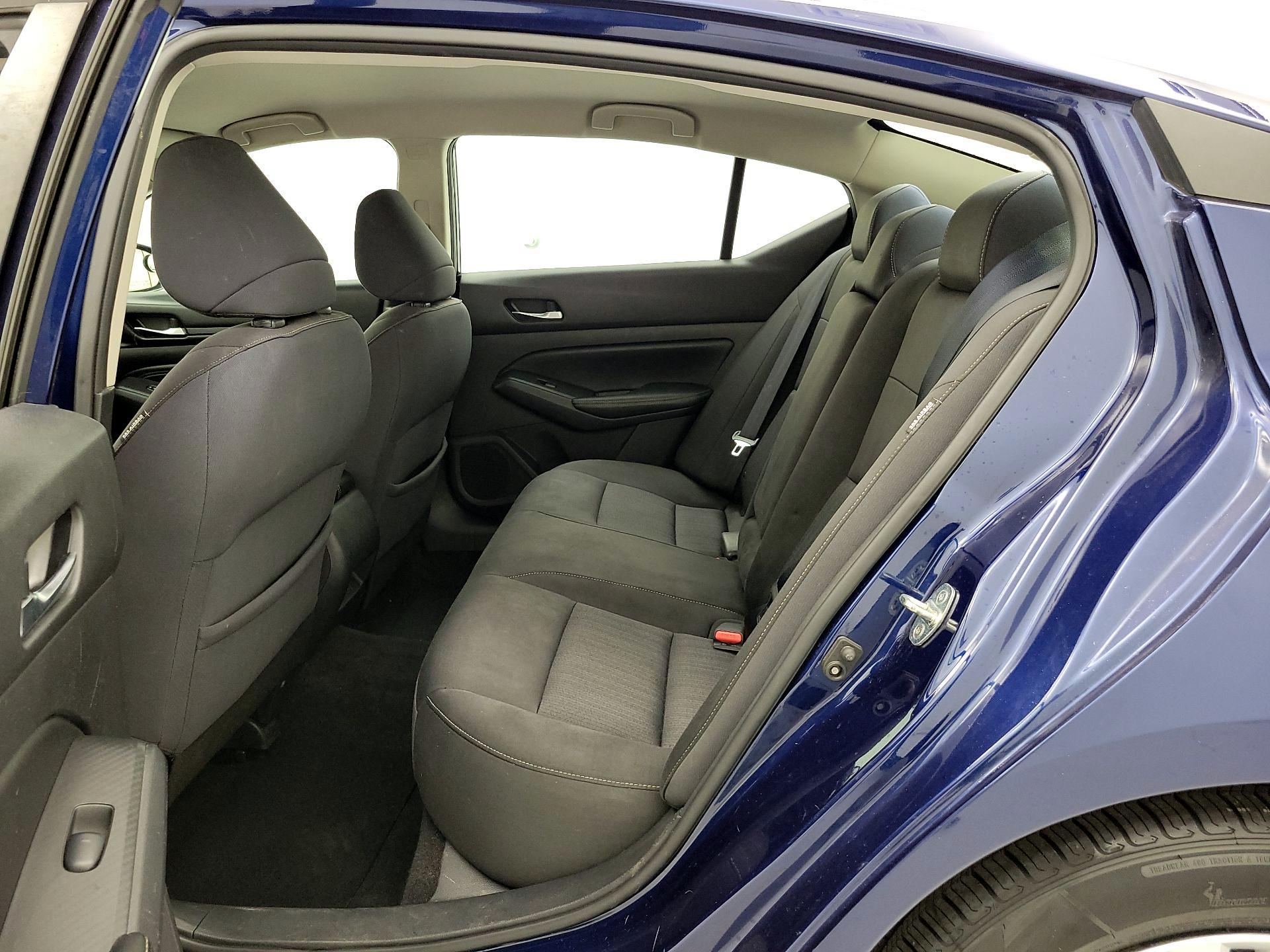 Thumbnail: 2019 Nissan Altima - 19
