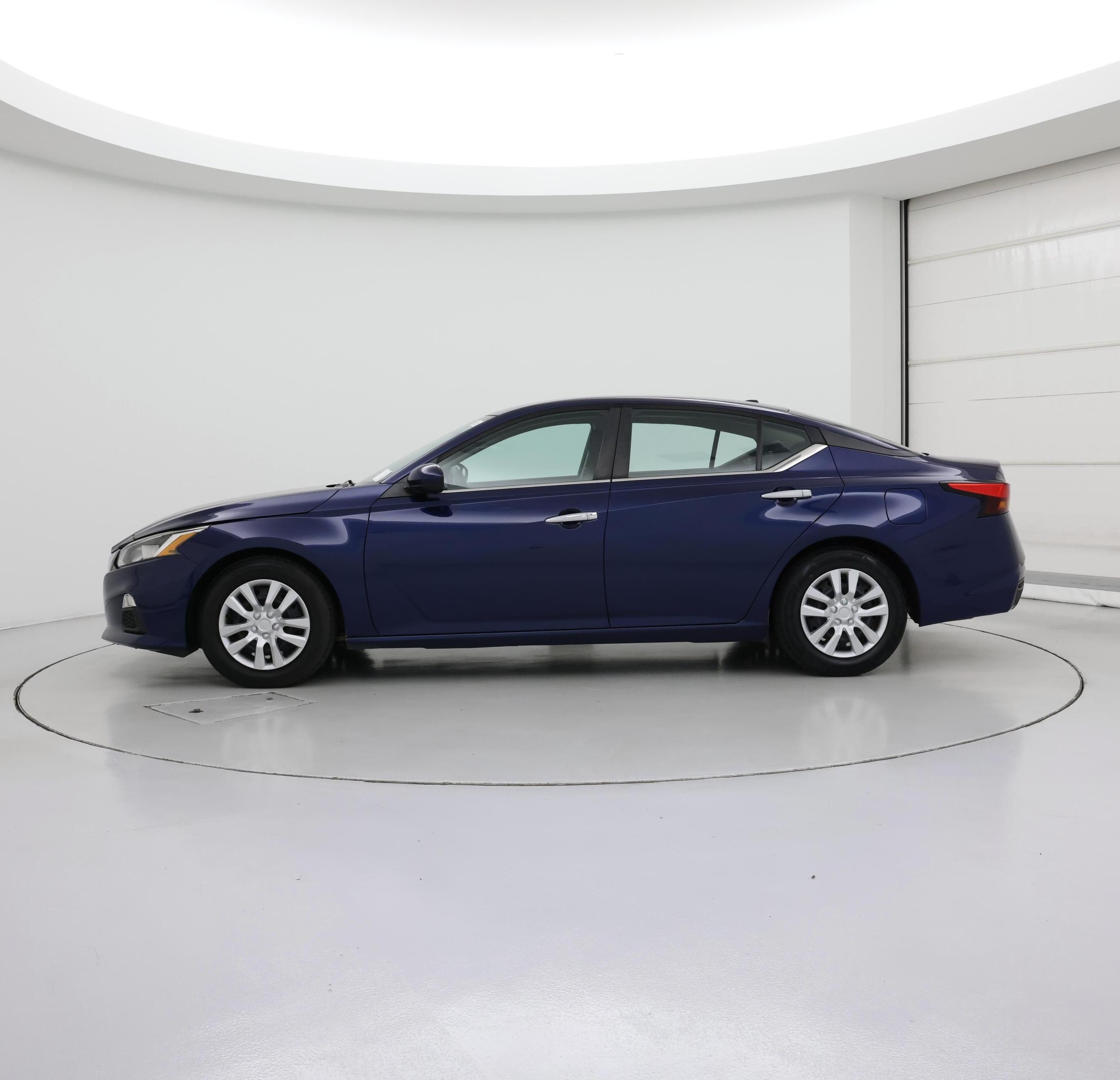 Thumbnail: 2019 Nissan Altima - 3
