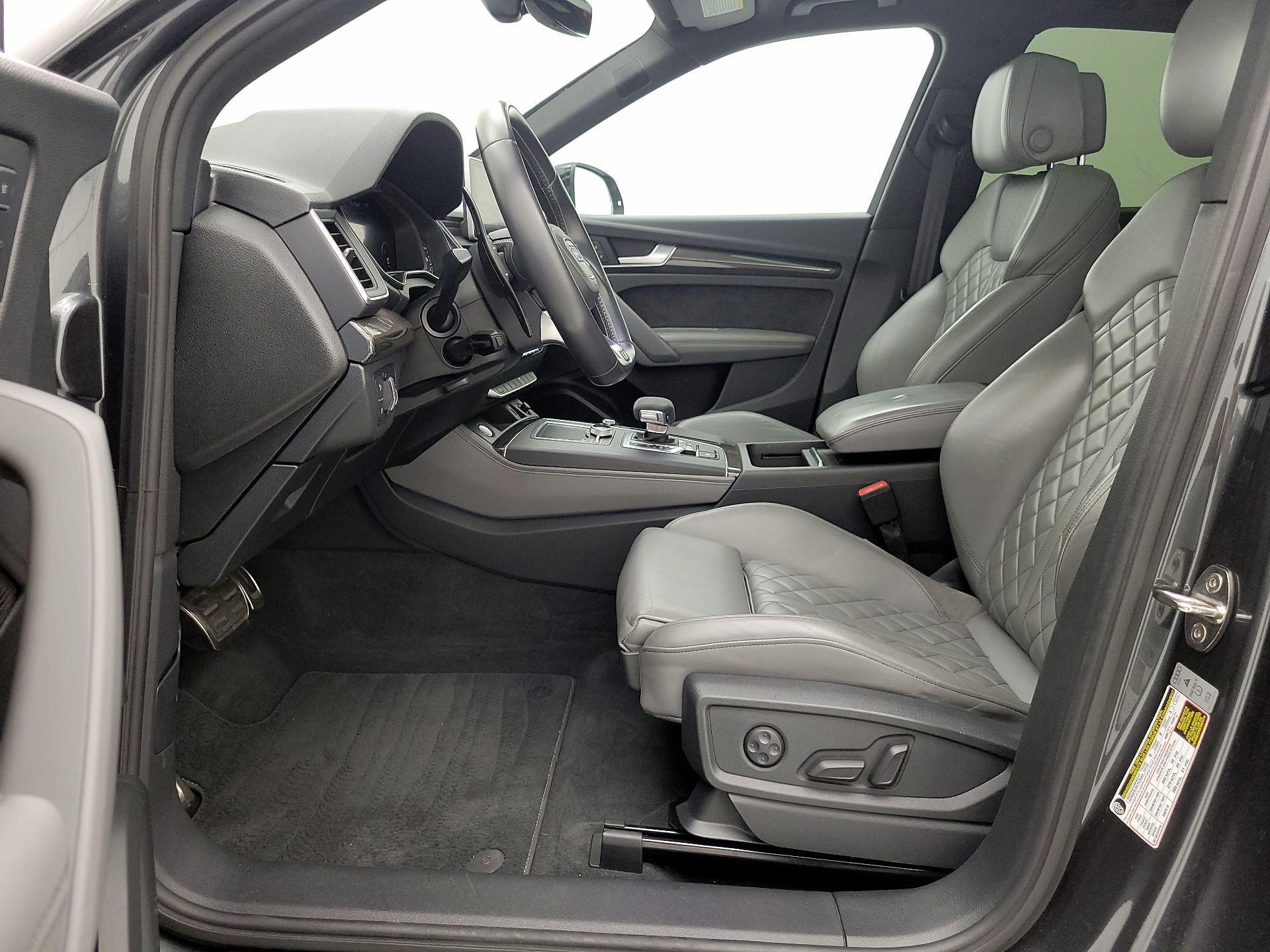 Thumbnail: 2019 Audi SQ5 - 11