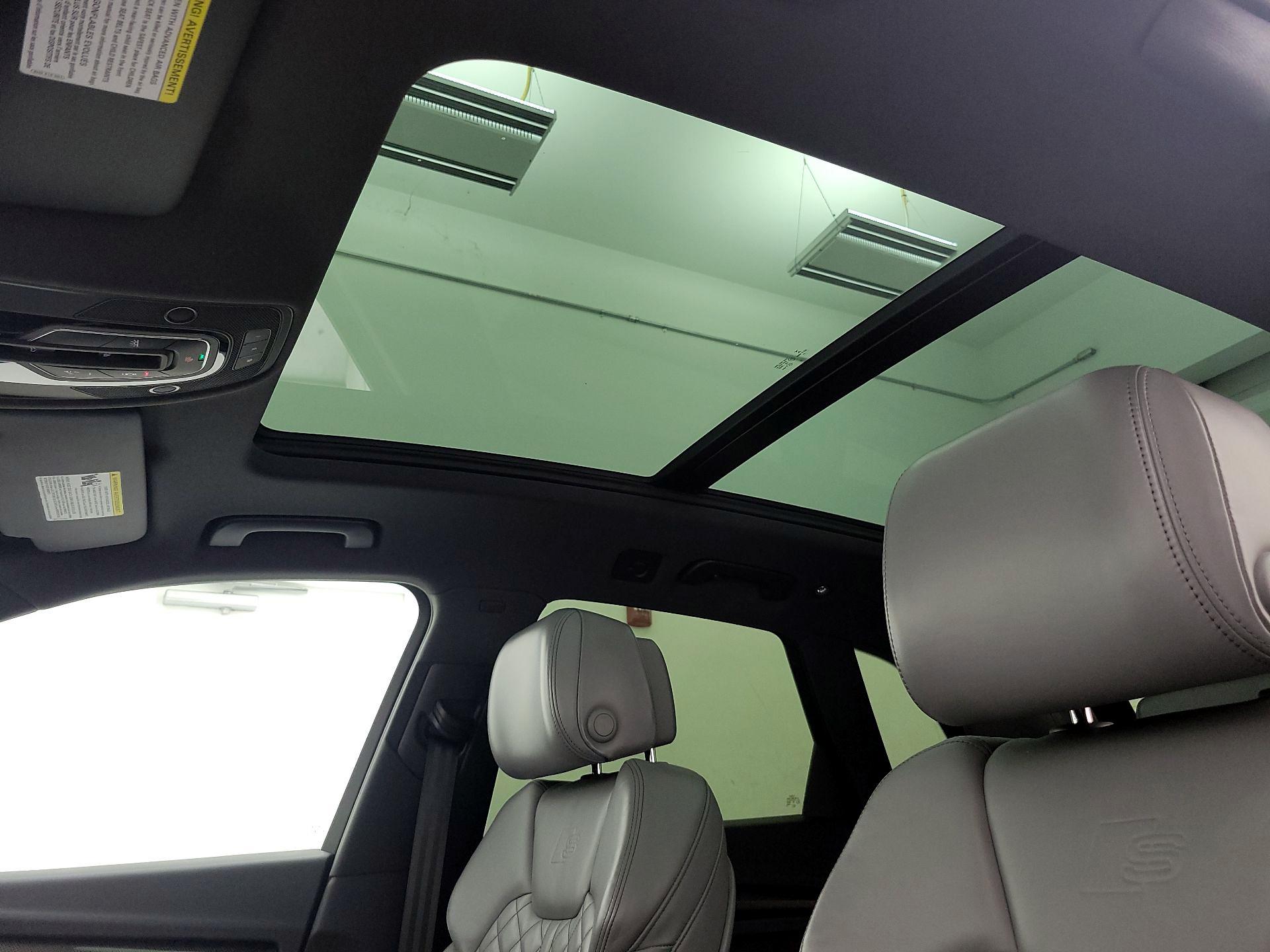 Thumbnail: 2019 Audi SQ5 - 20