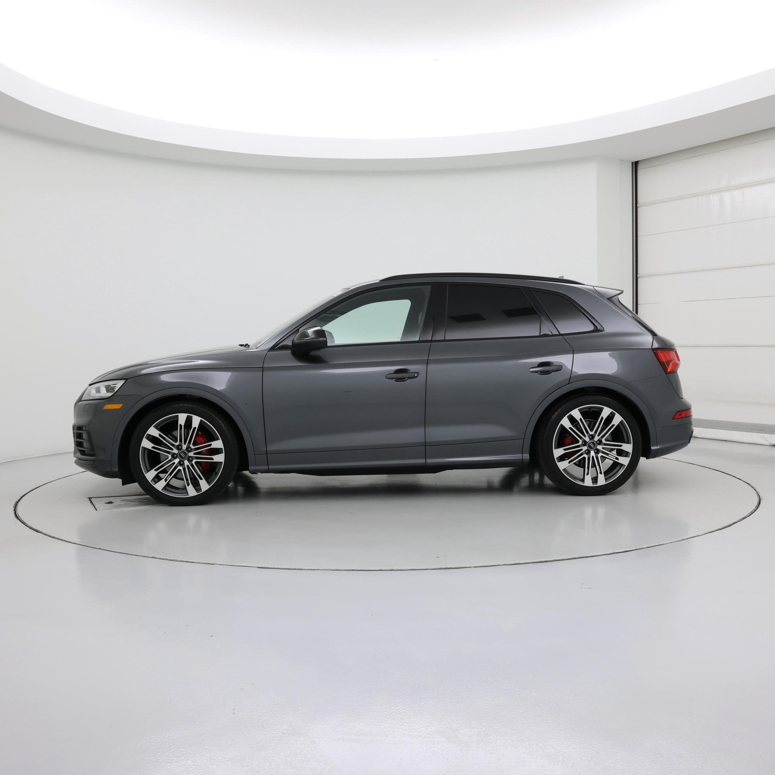 Thumbnail: 2019 Audi SQ5 - 3