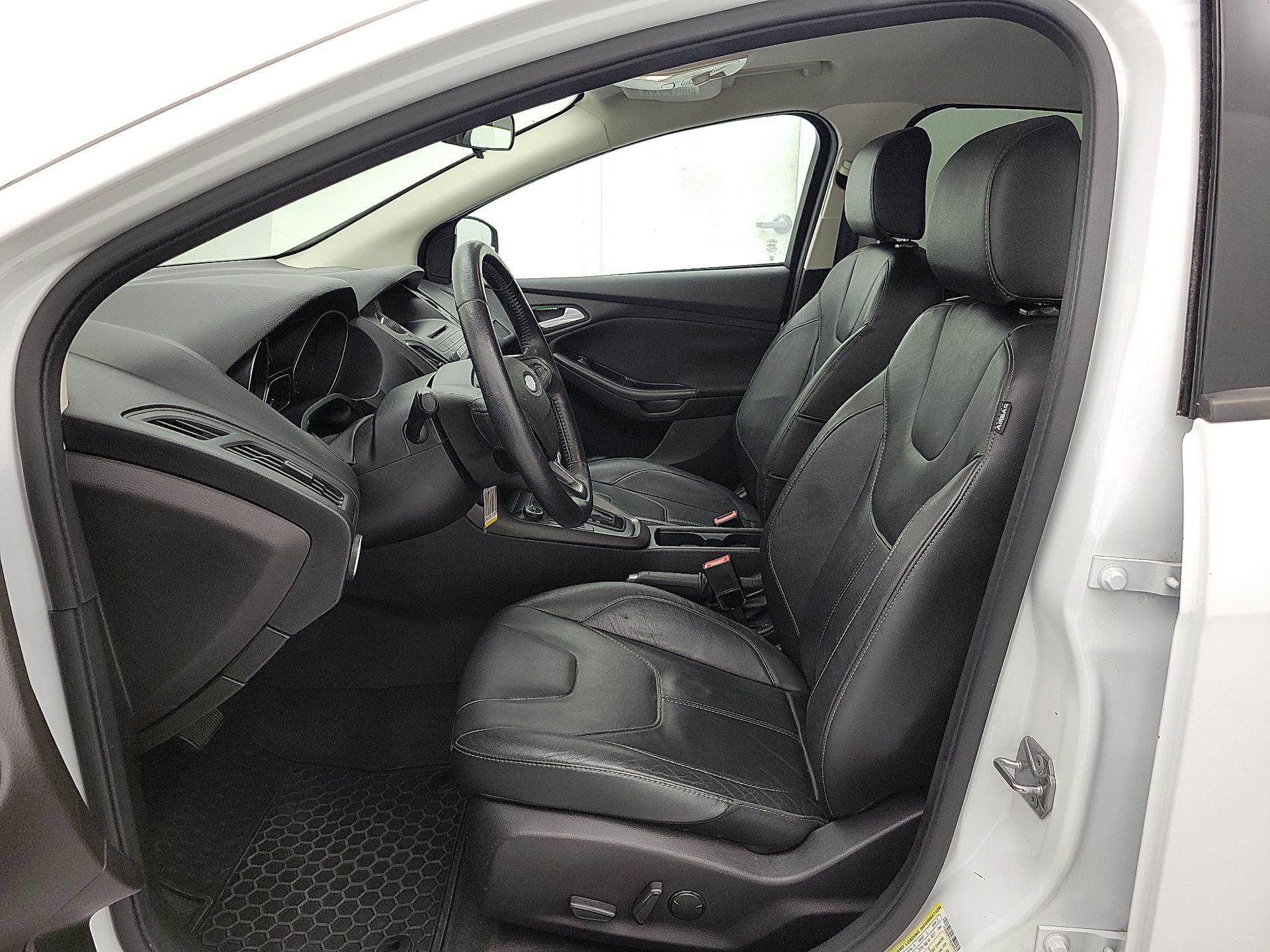 Thumbnail: 2016 Ford Focus - 11