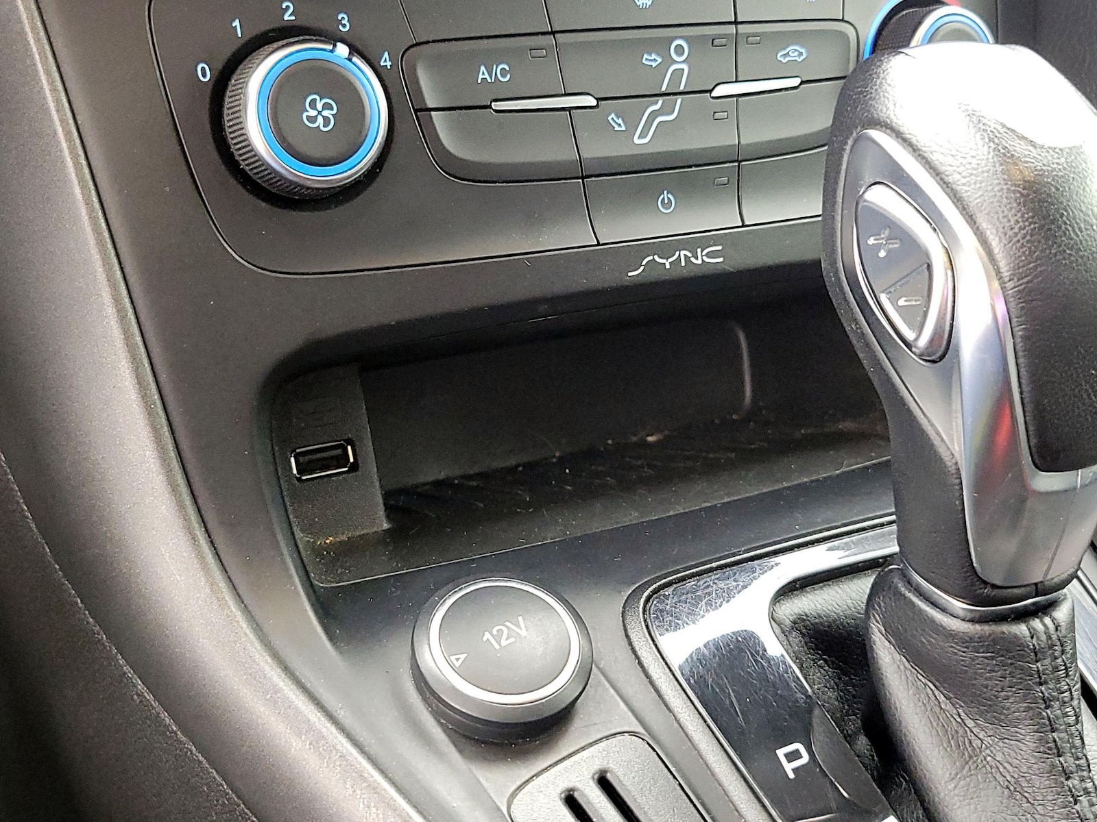 2016 Ford Focus SE - Photo 19