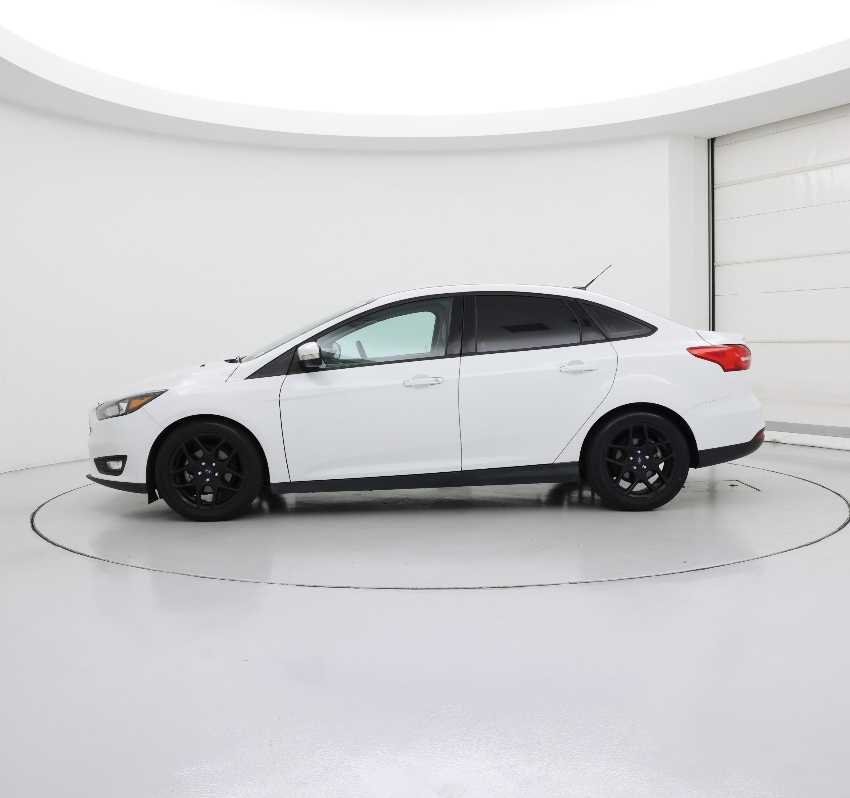 Thumbnail: 2016 Ford Focus - 3