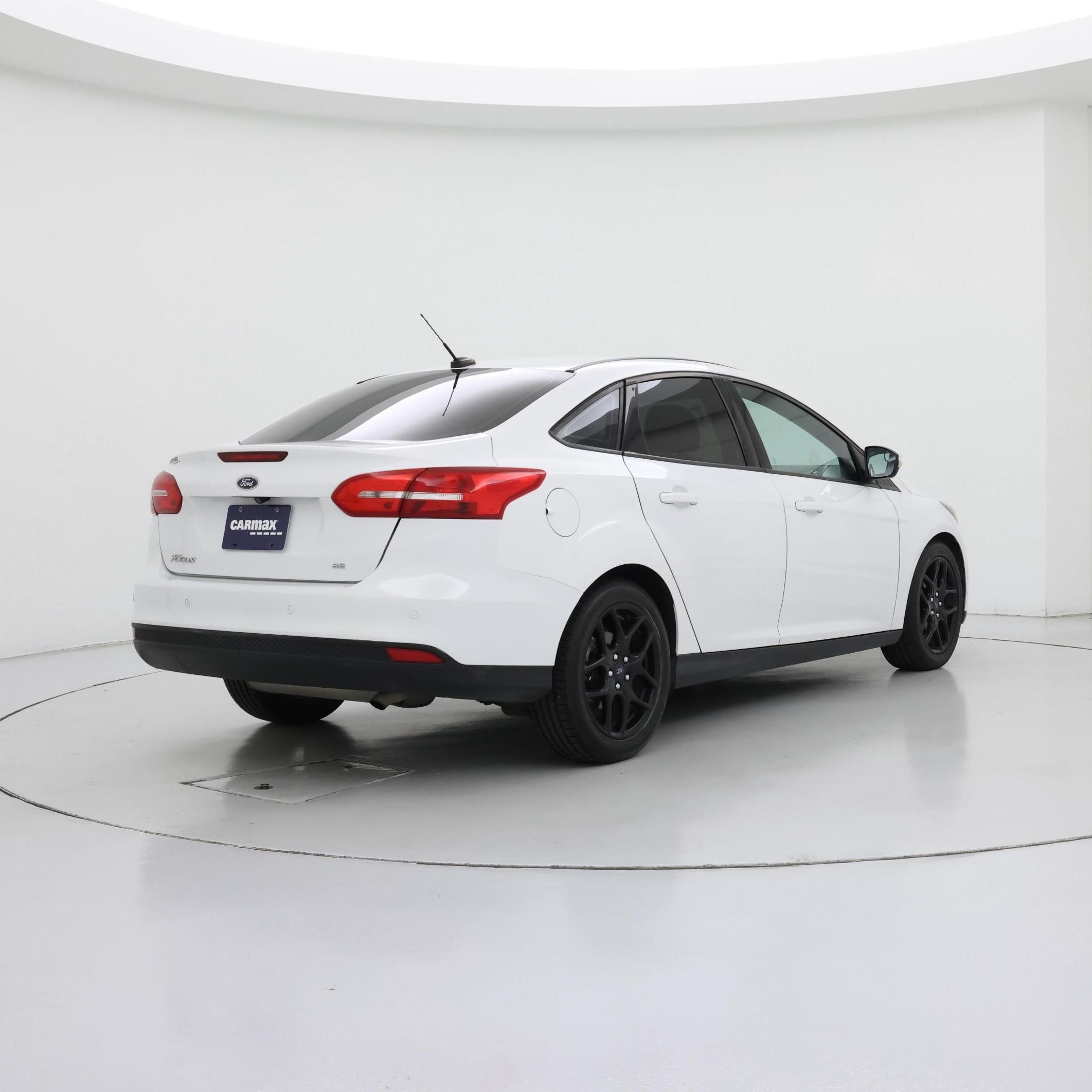 Thumbnail: 2016 Ford Focus - 8
