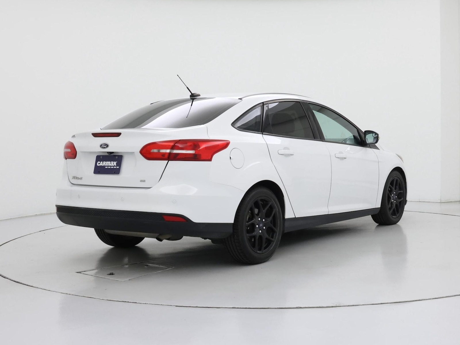 2016 Ford Focus SE - Photo 9
