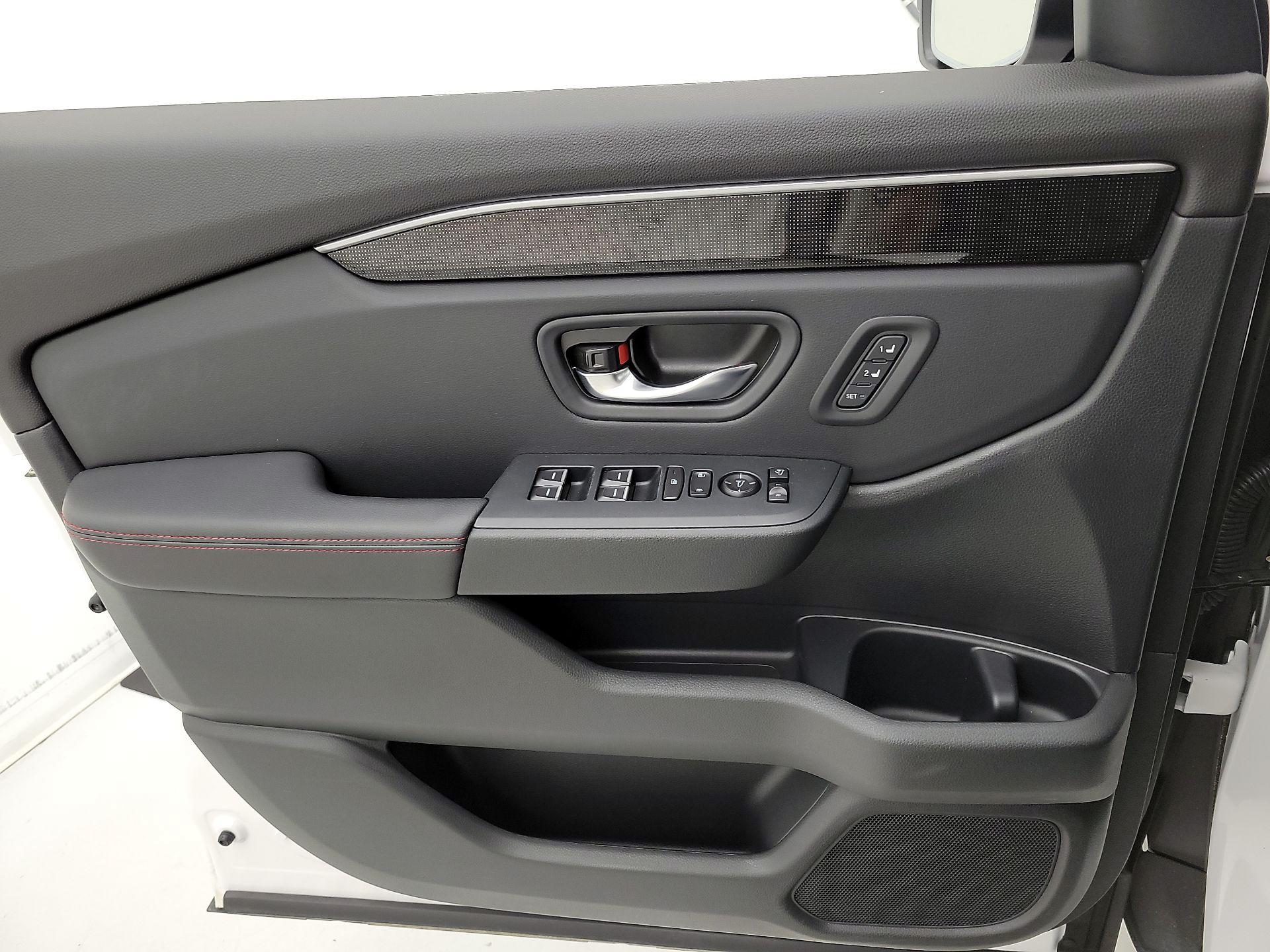 Thumbnail: 2025 Honda Pilot - 12