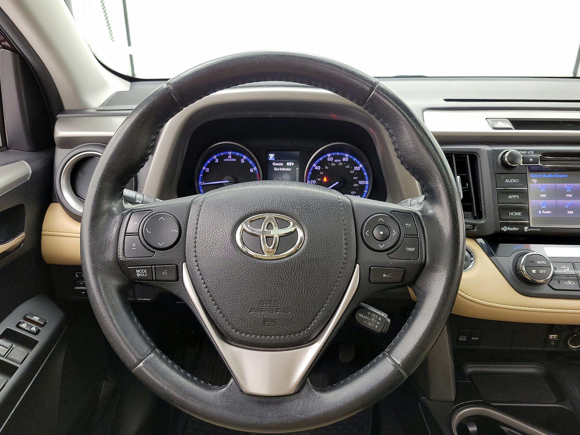 Thumbnail: 2018 Toyota RAV4 - 10