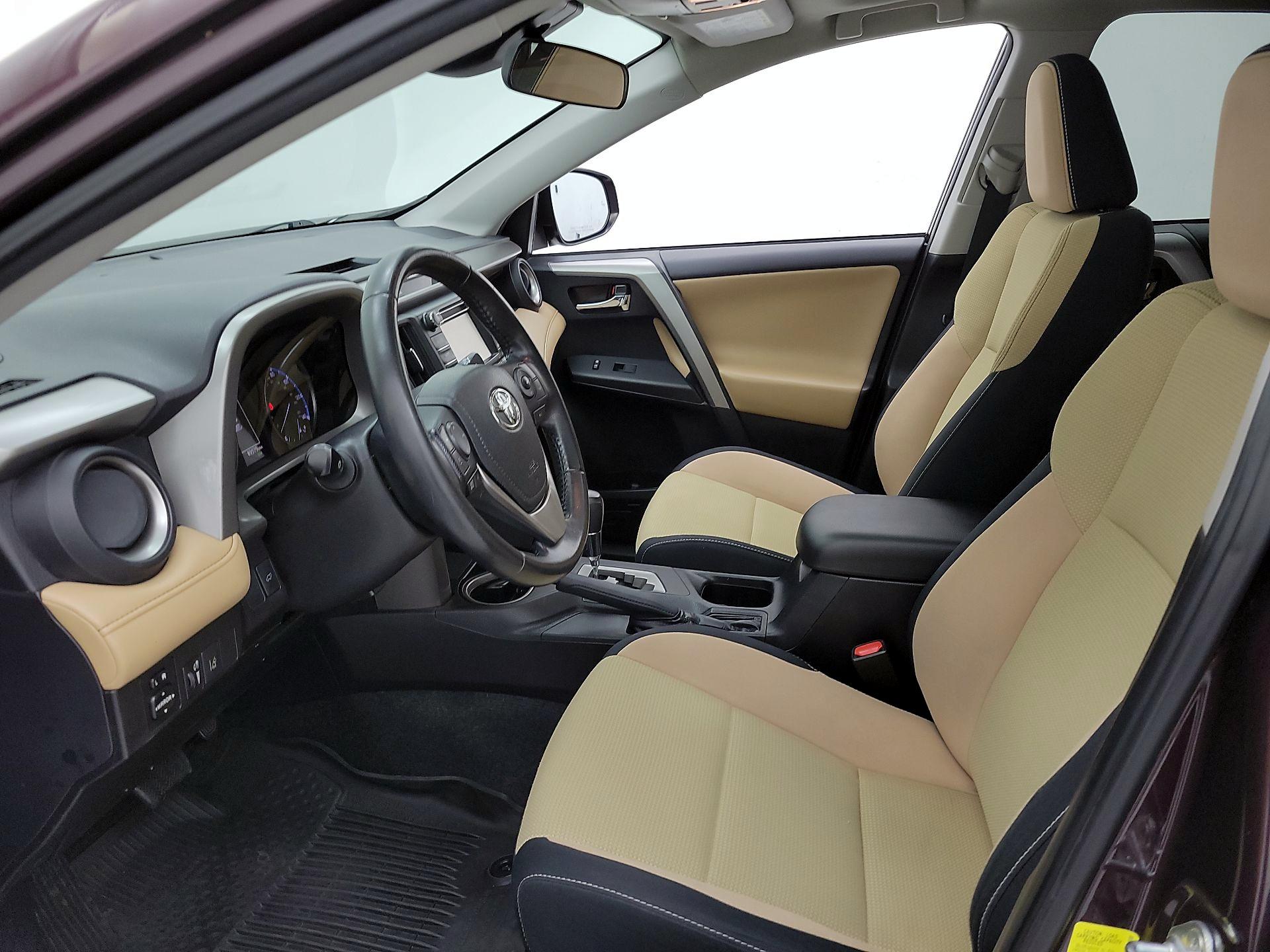 Thumbnail: 2018 Toyota RAV4 - 11