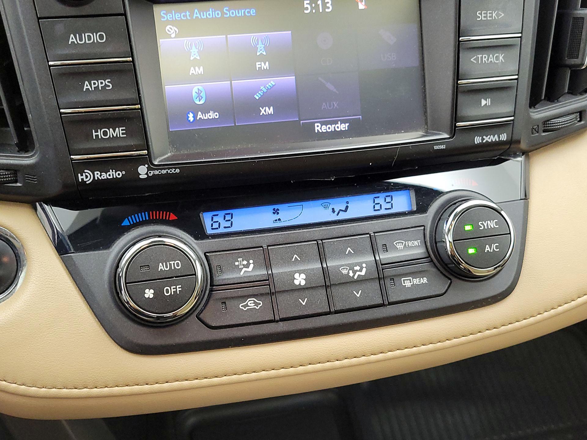 Thumbnail: 2018 Toyota RAV4 - 16