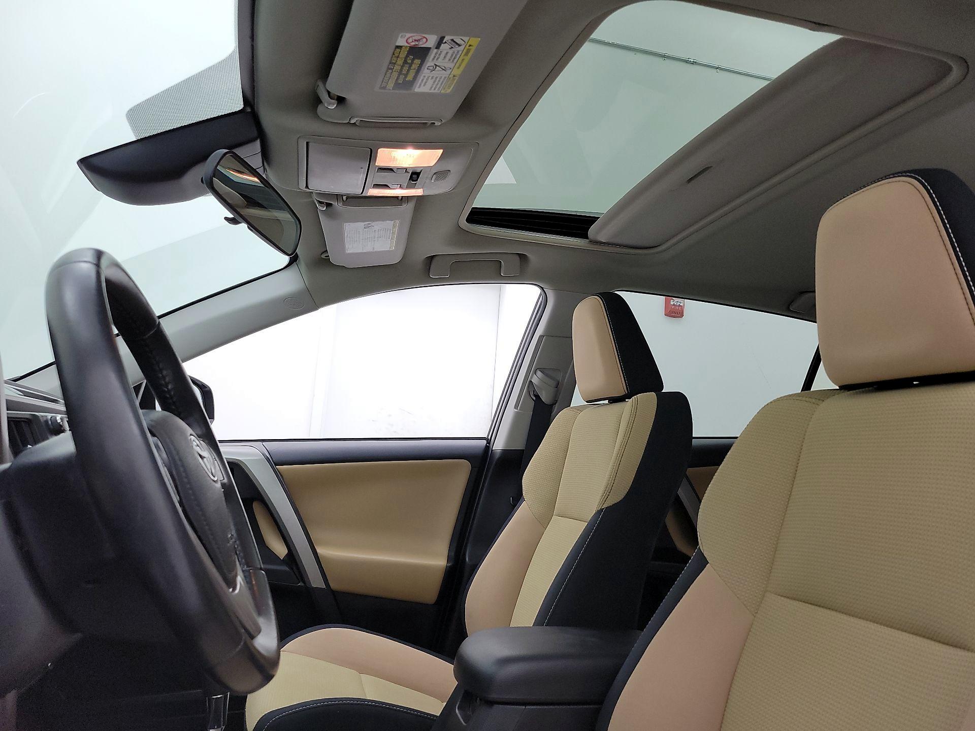 Thumbnail: 2018 Toyota RAV4 - 19