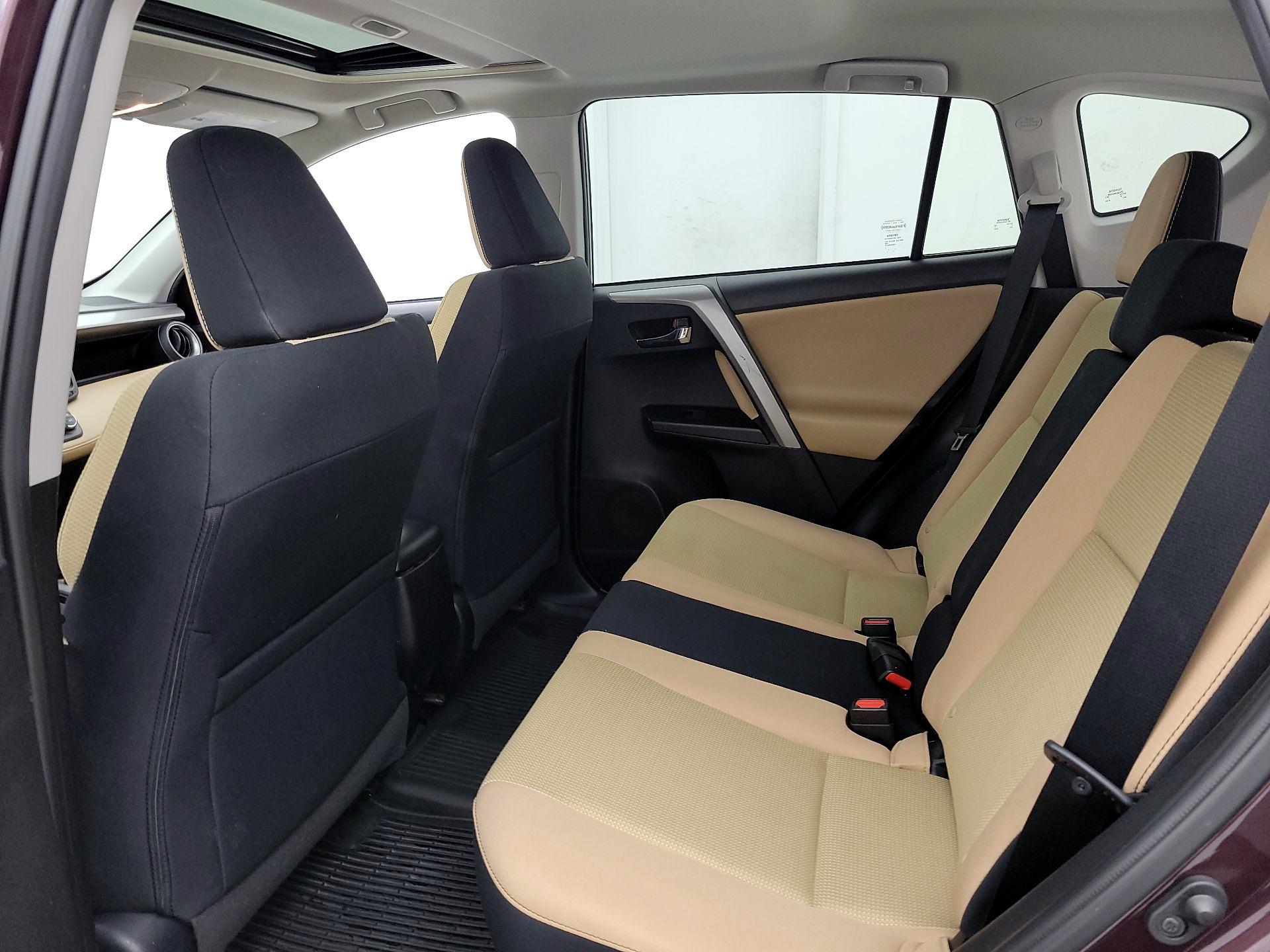 Thumbnail: 2018 Toyota RAV4 - 20