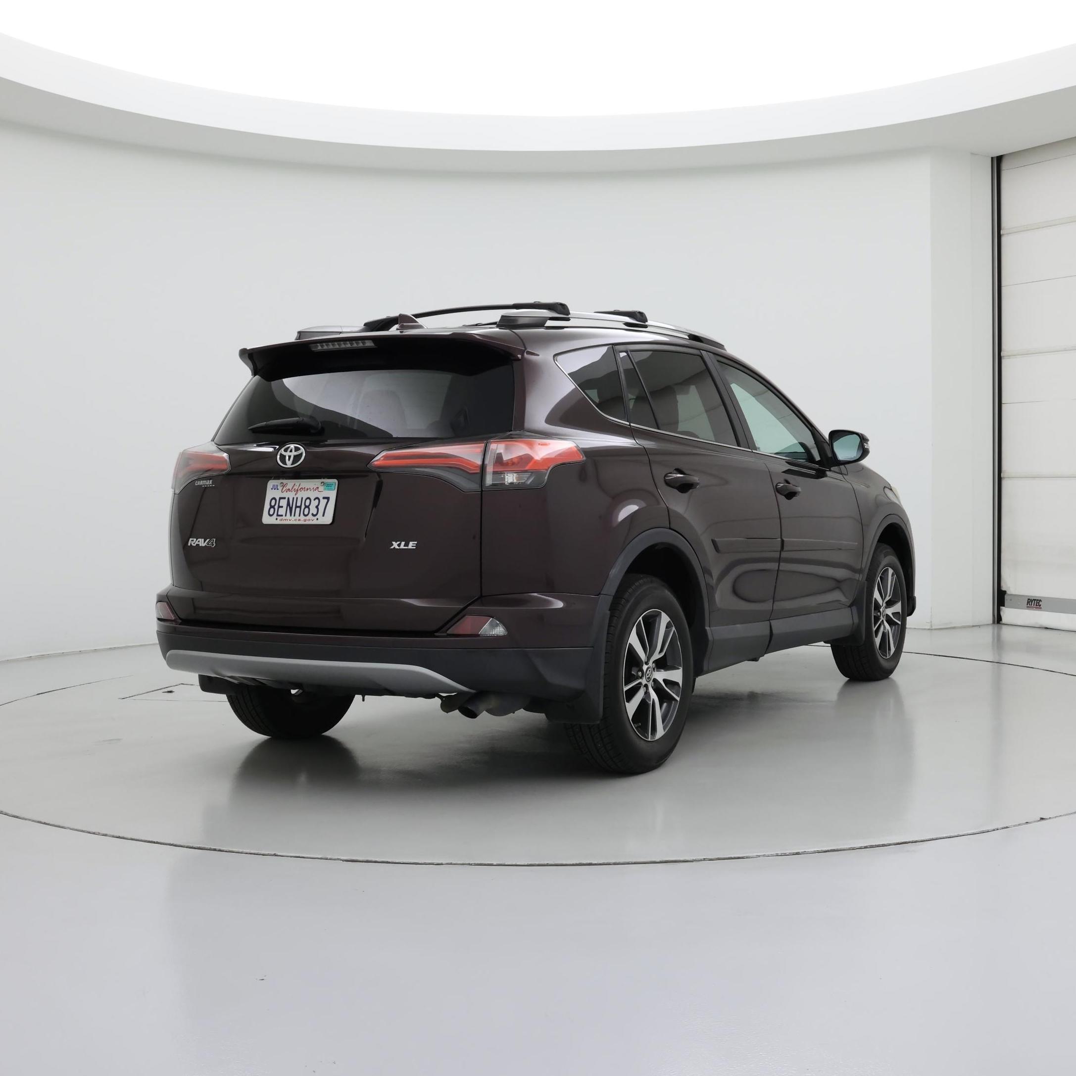 Thumbnail: 2018 Toyota RAV4 - 8