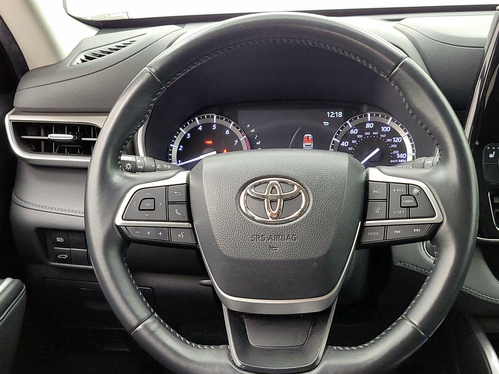 Thumbnail: 2022 Toyota Highlander - 10