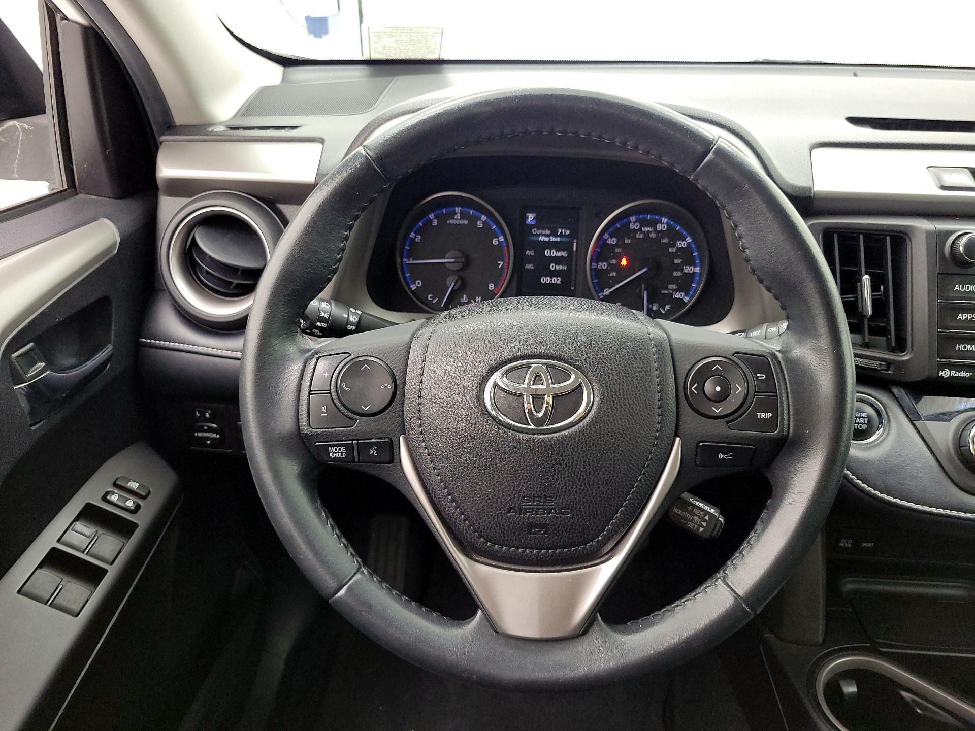 Thumbnail: 2018 Toyota RAV4 - 10