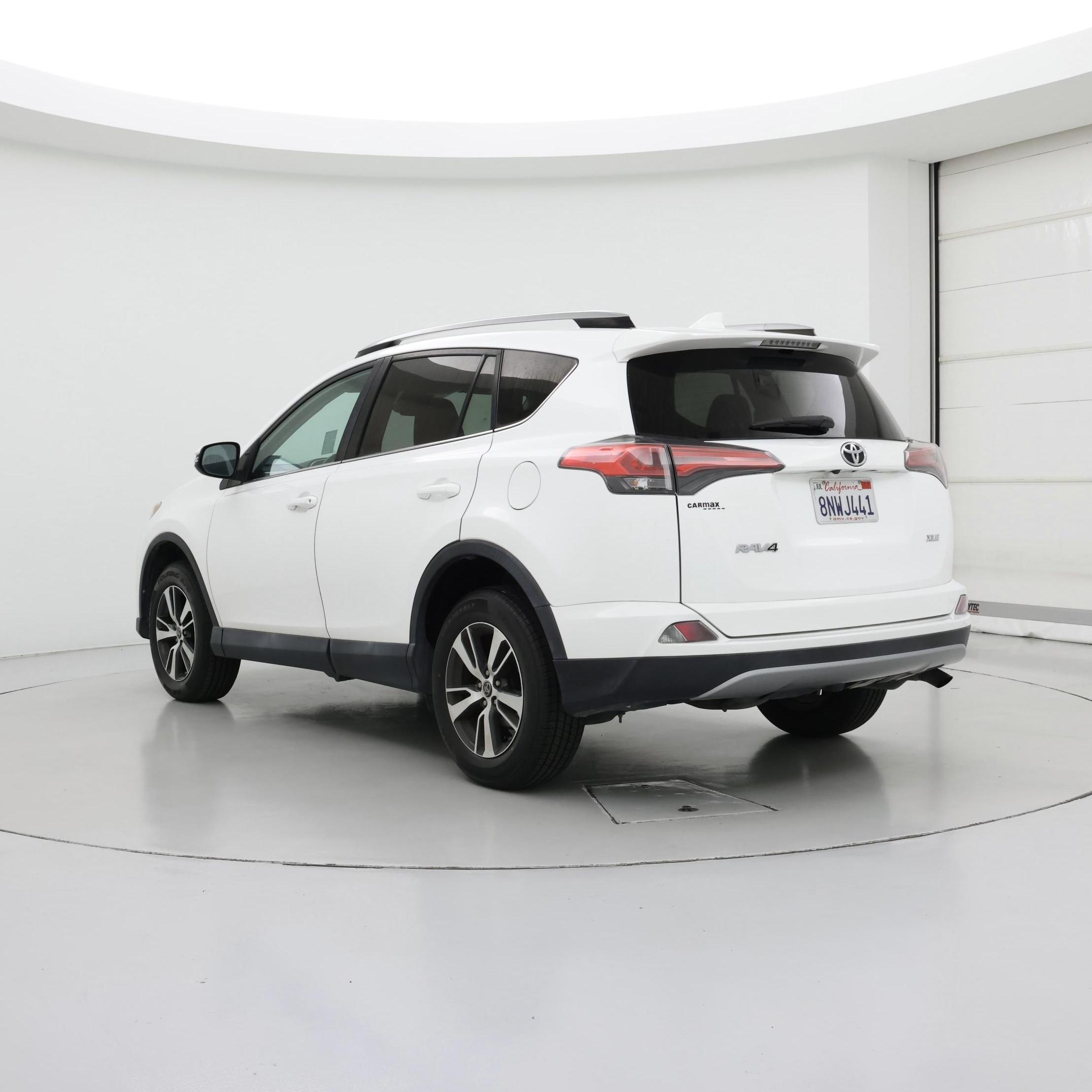 Thumbnail: 2018 Toyota RAV4 - 2