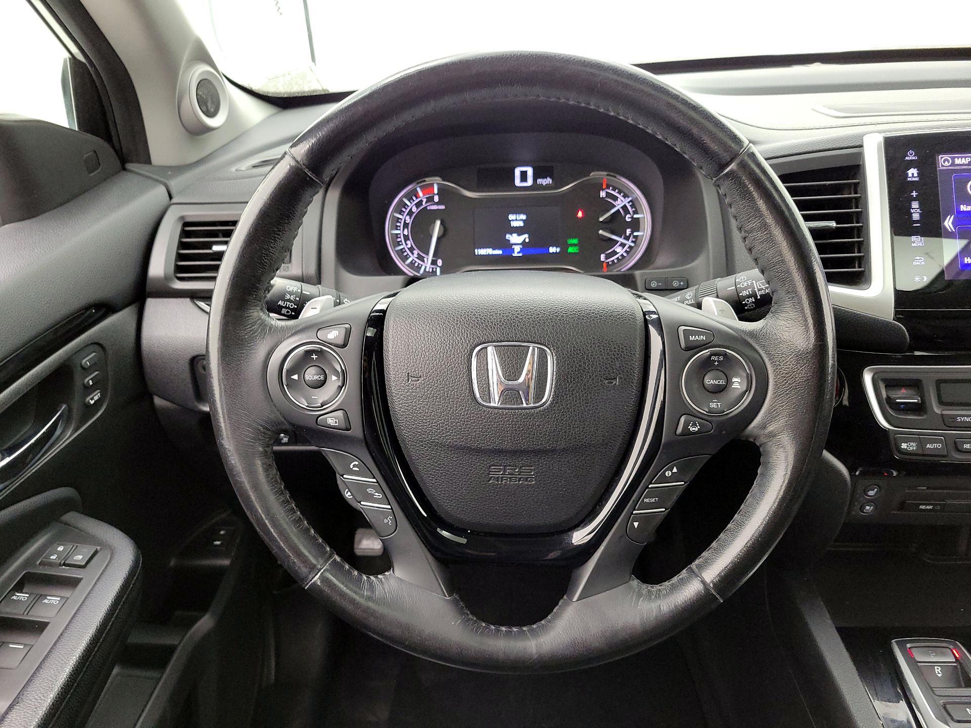 Thumbnail: 2018 Honda Pilot - 10