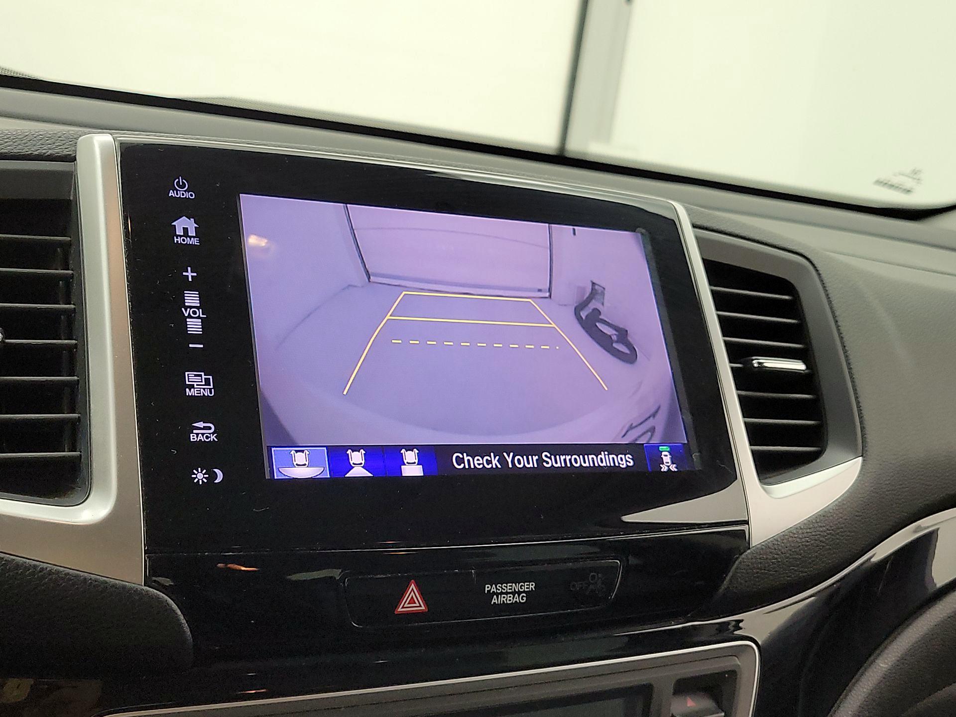 Thumbnail: 2018 Honda Pilot - 14