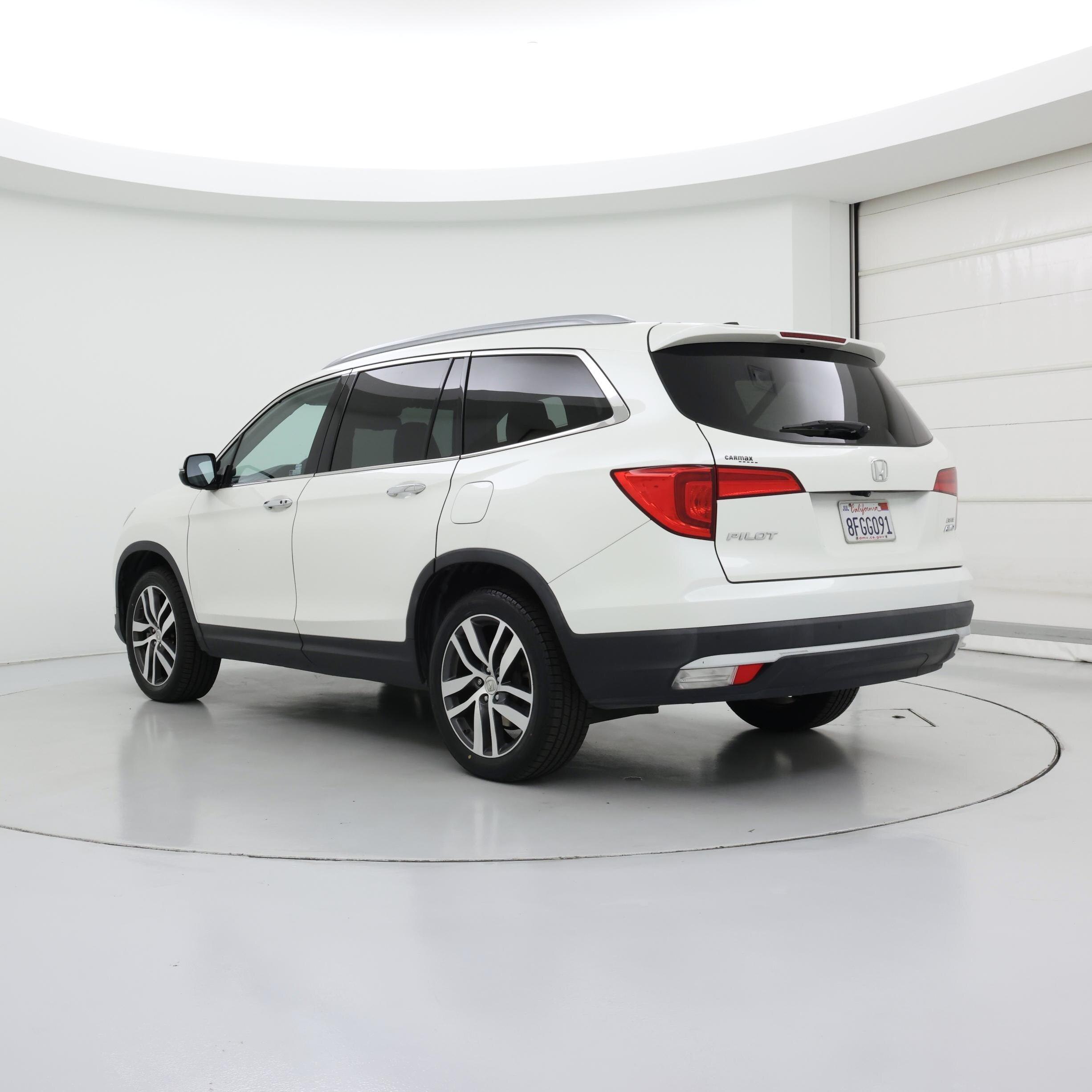 Thumbnail: 2018 Honda Pilot - 2