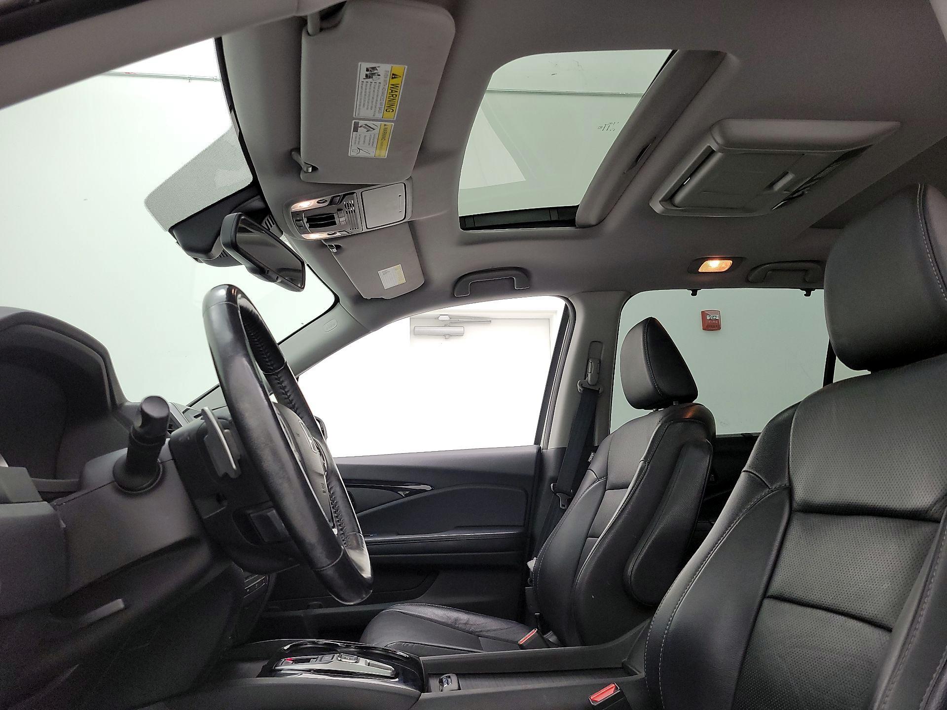 Thumbnail: 2018 Honda Pilot - 19