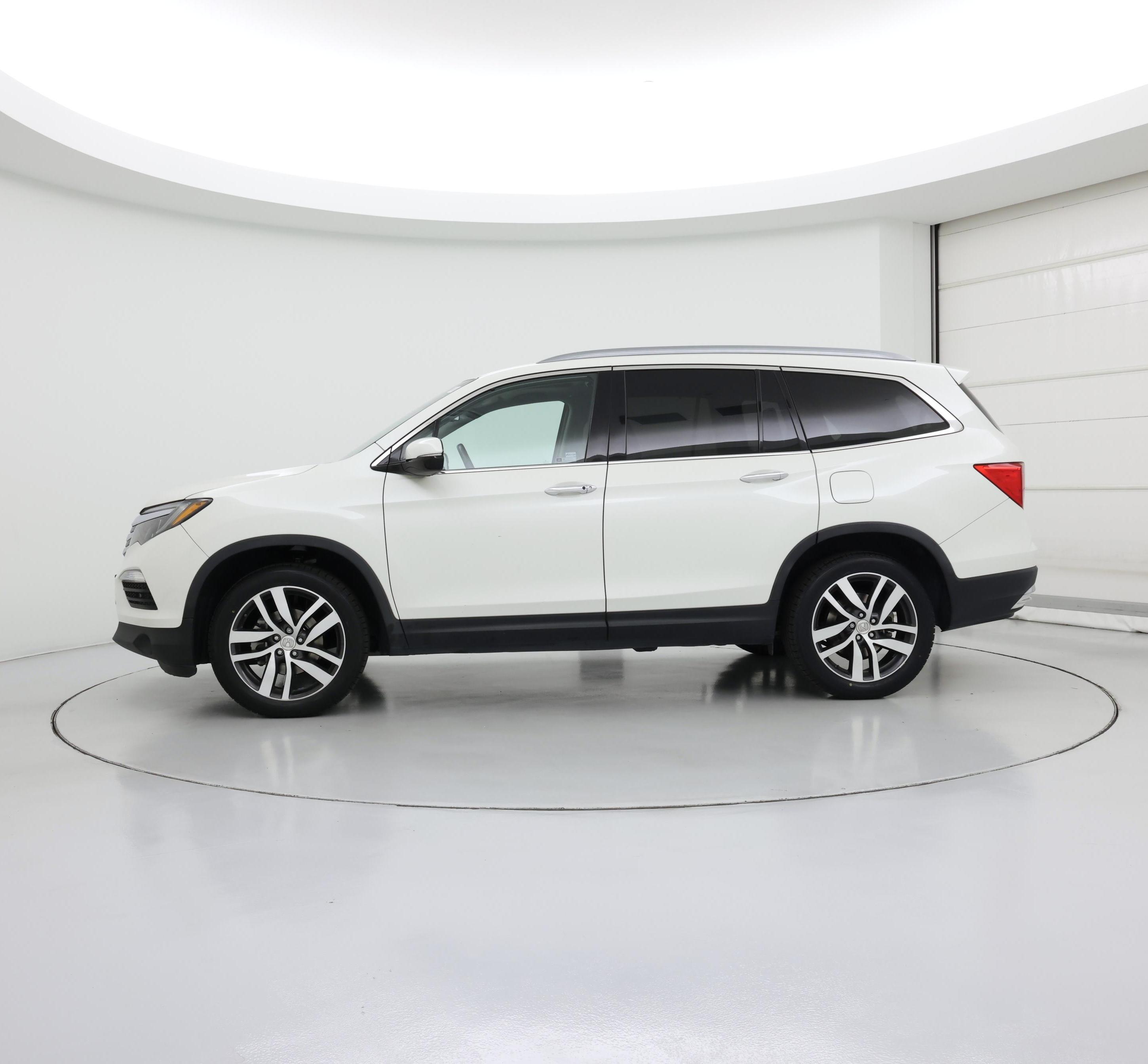 Thumbnail: 2018 Honda Pilot - 3