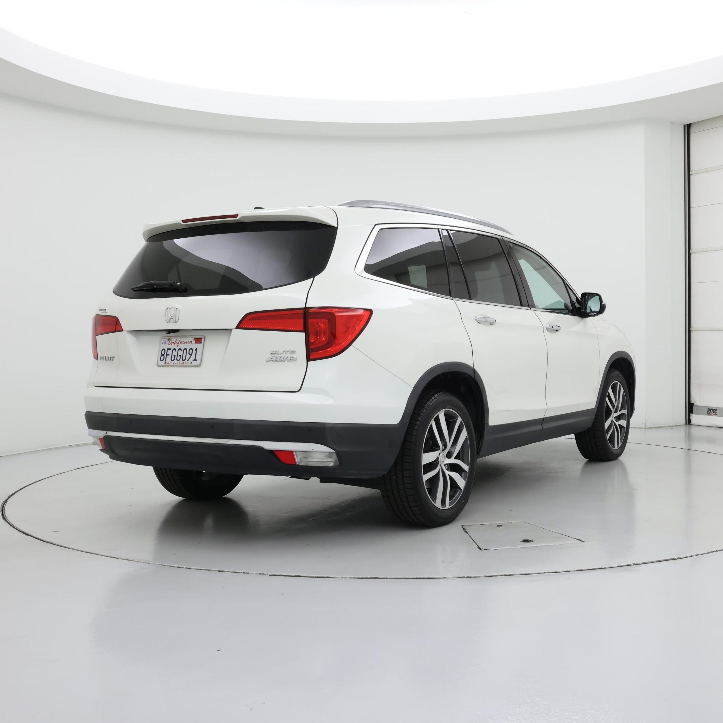 Thumbnail: 2018 Honda Pilot - 8