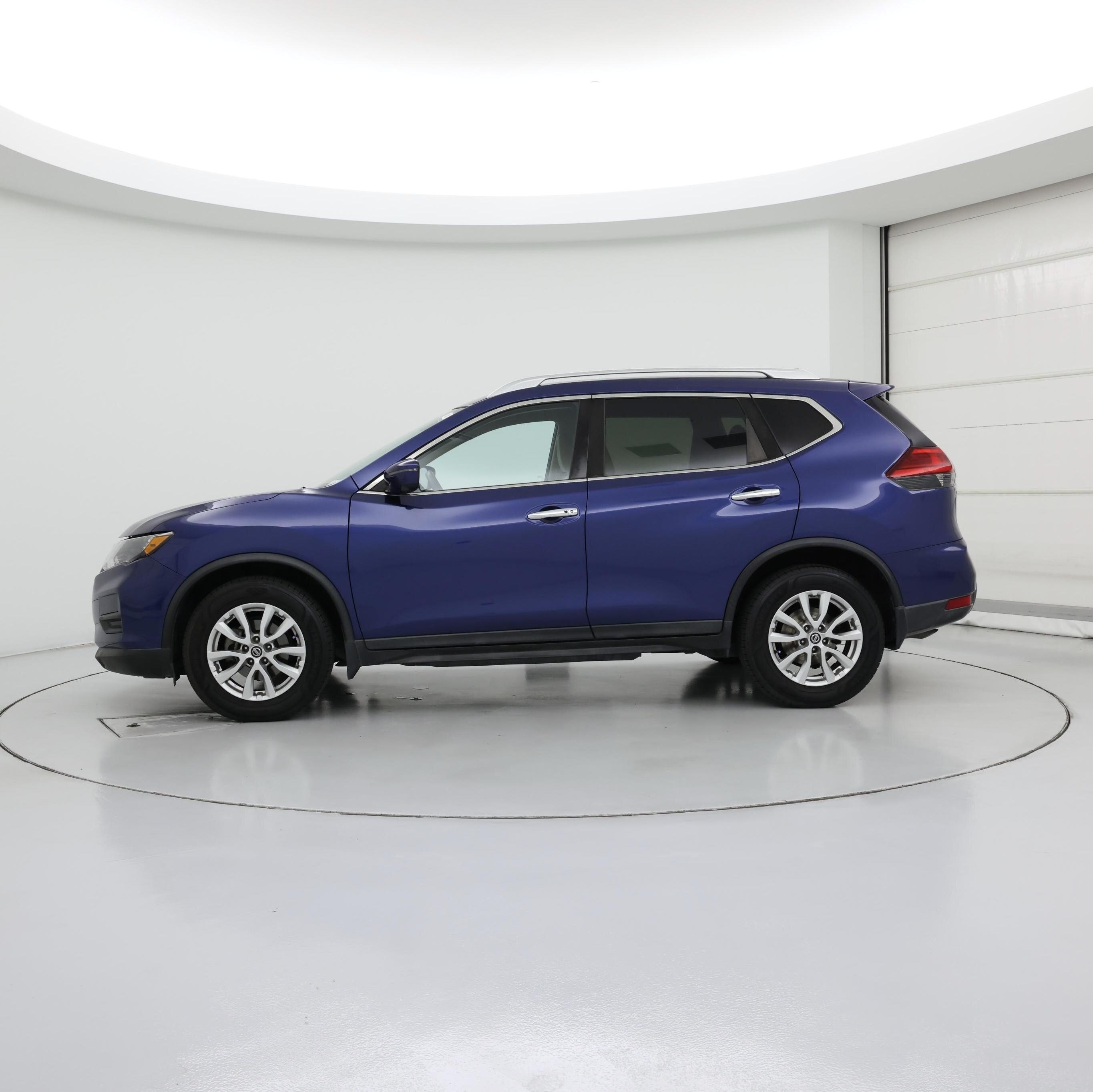 Thumbnail: 2017 Nissan Rogue - 3