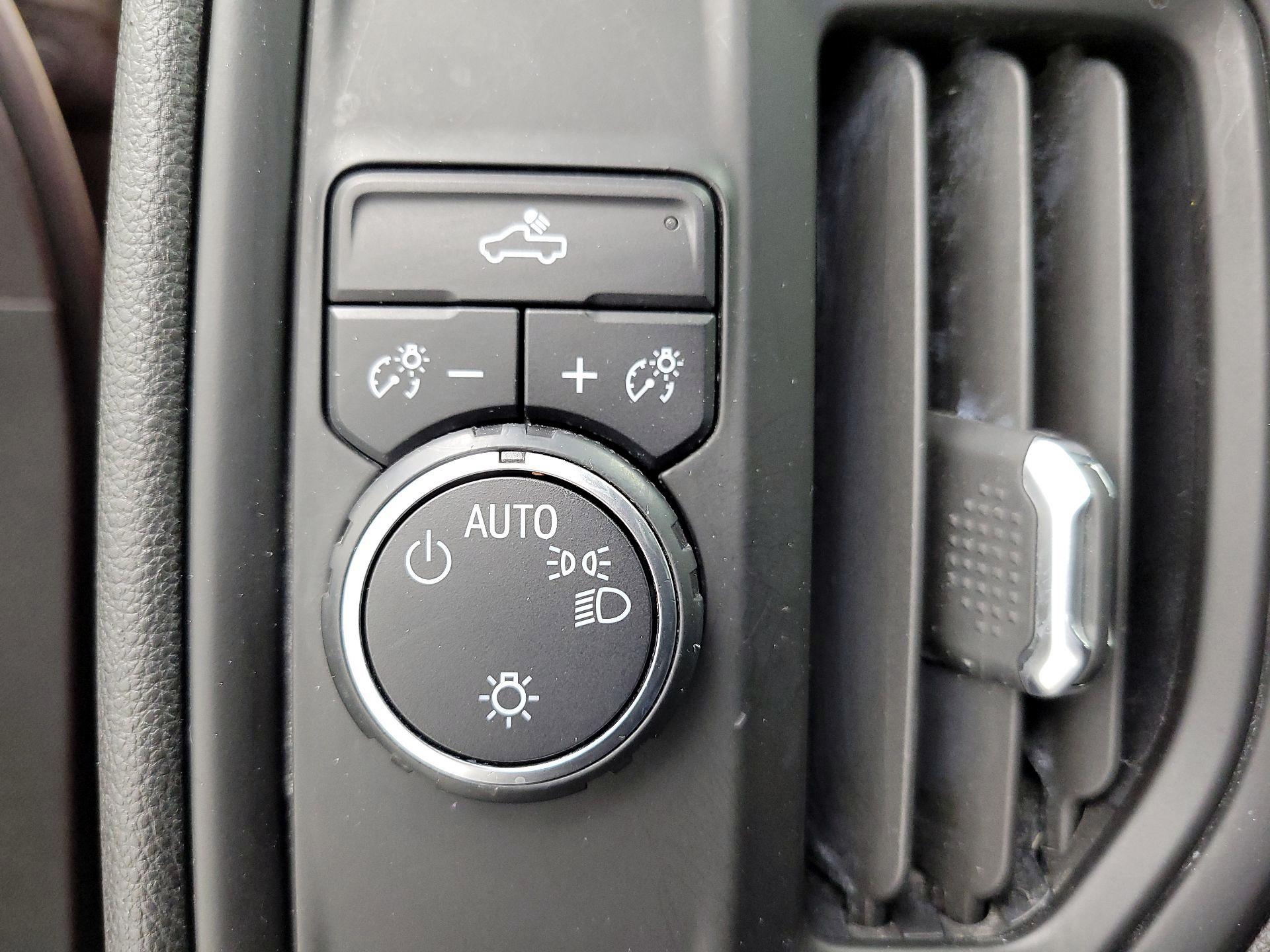 Thumbnail: 2019 Chevrolet Silverado 1500 - 13
